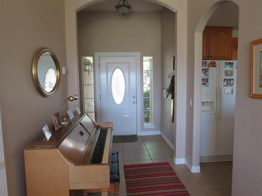 220 W Lakecrest Dr, Bluffton, TX 78607