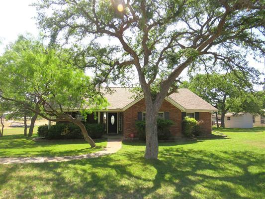 220 W Lakecrest Dr, Bluffton, TX 78607