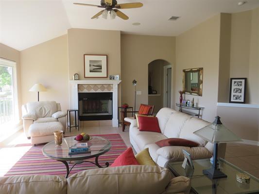 220 W Lakecrest Dr, Bluffton, TX 78607