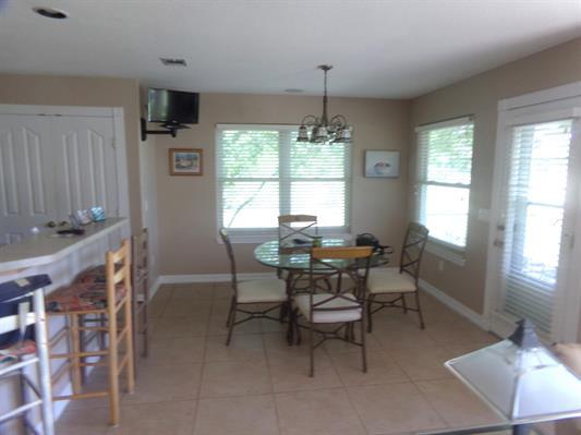 220 W Lakecrest Dr, Bluffton, TX 78607