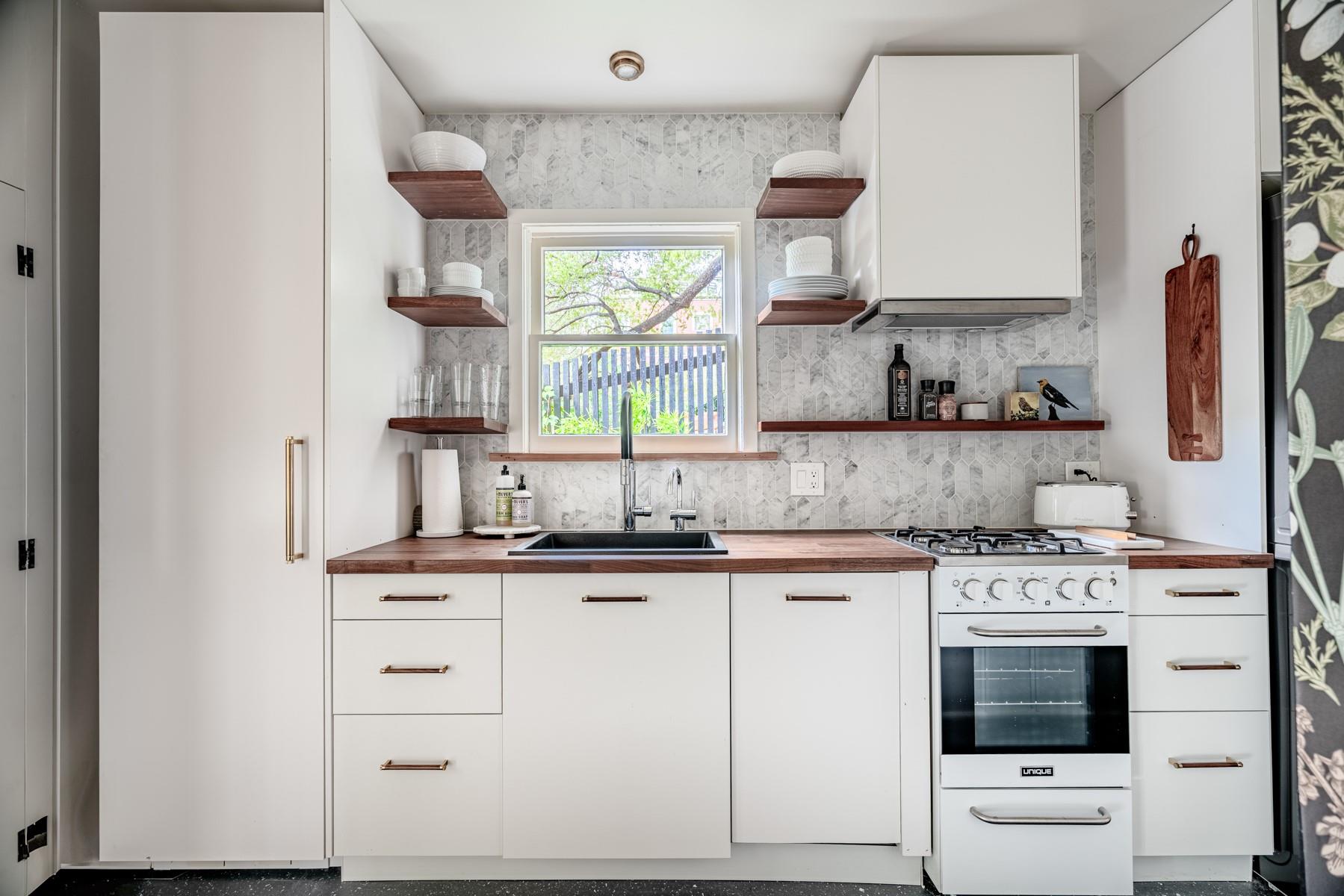 904 Avondale-A Rd, Austin, TX 78704