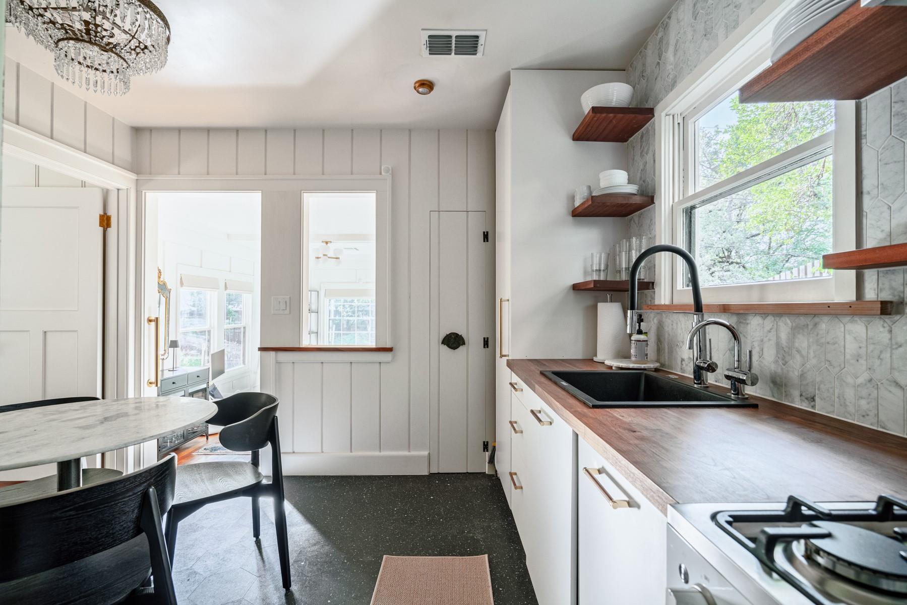 904 Avondale-A Rd, Austin, TX 78704