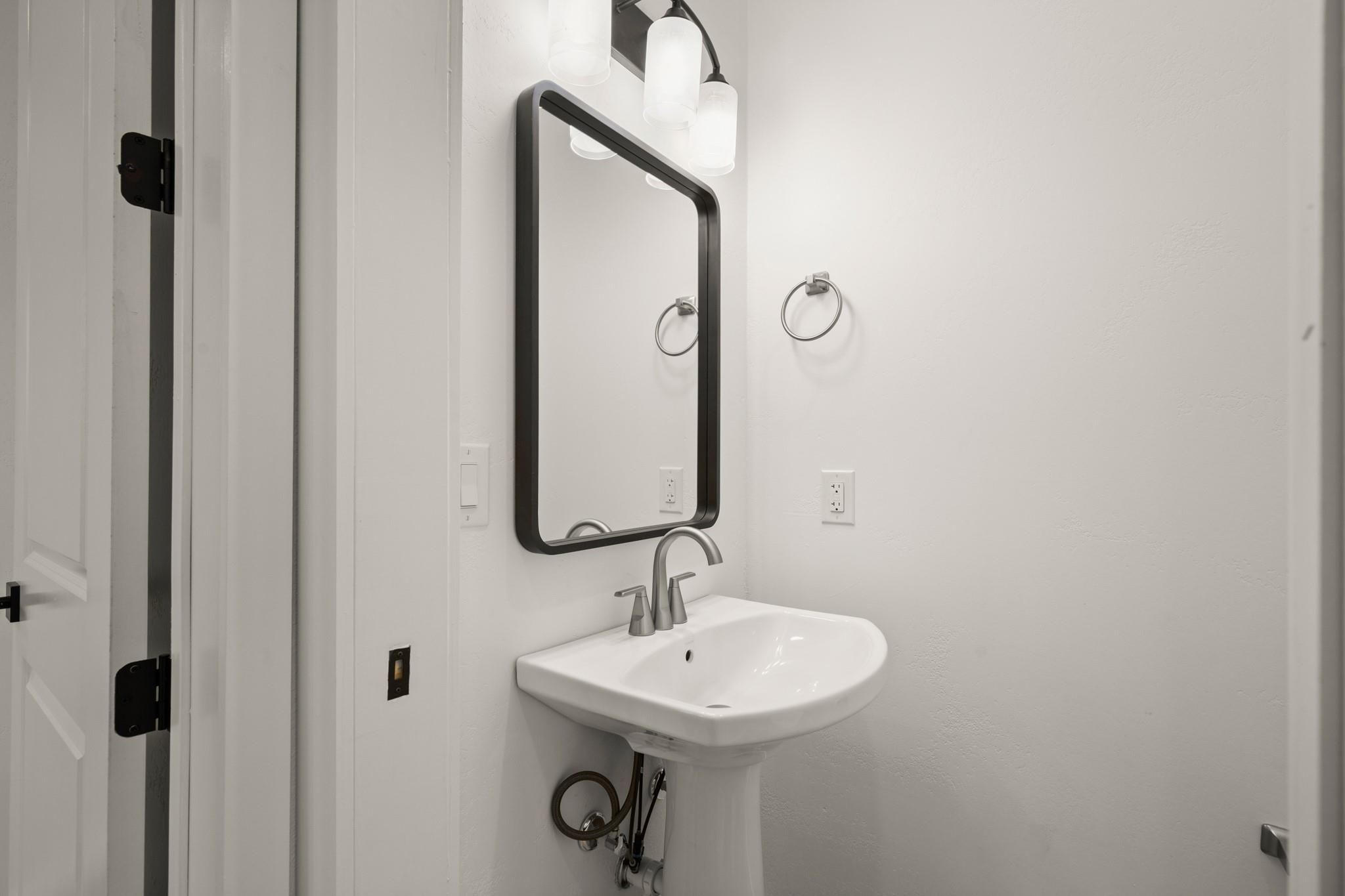 430 Cedar Mountain Dr, Marble Falls, TX 78654