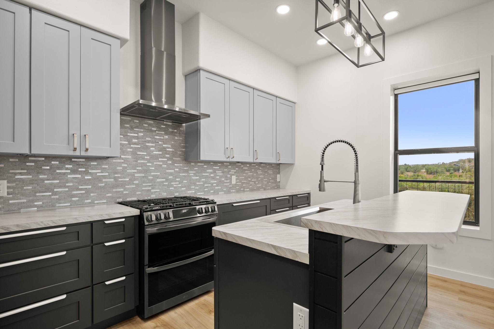 430 Cedar Mountain Dr, Marble Falls, TX 78654