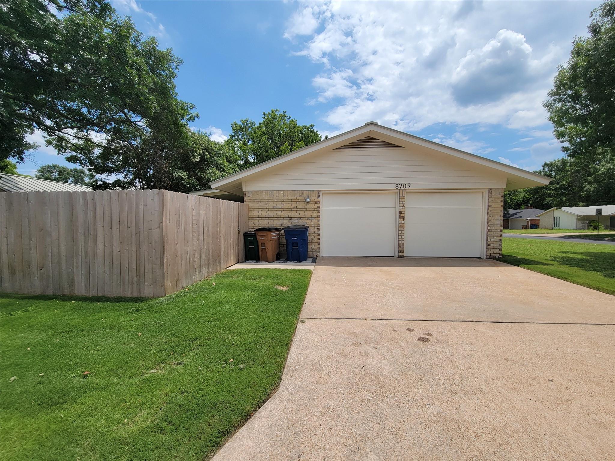 8709 Donna Gail Dr, Austin, TX 78757