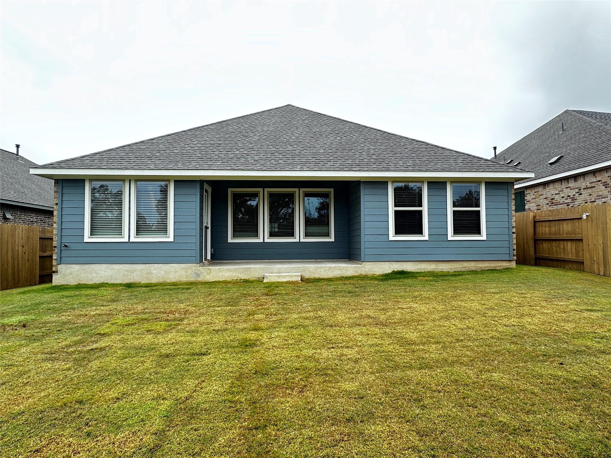 141 Rita Blanca Bnd, Bastrop, TX 78602