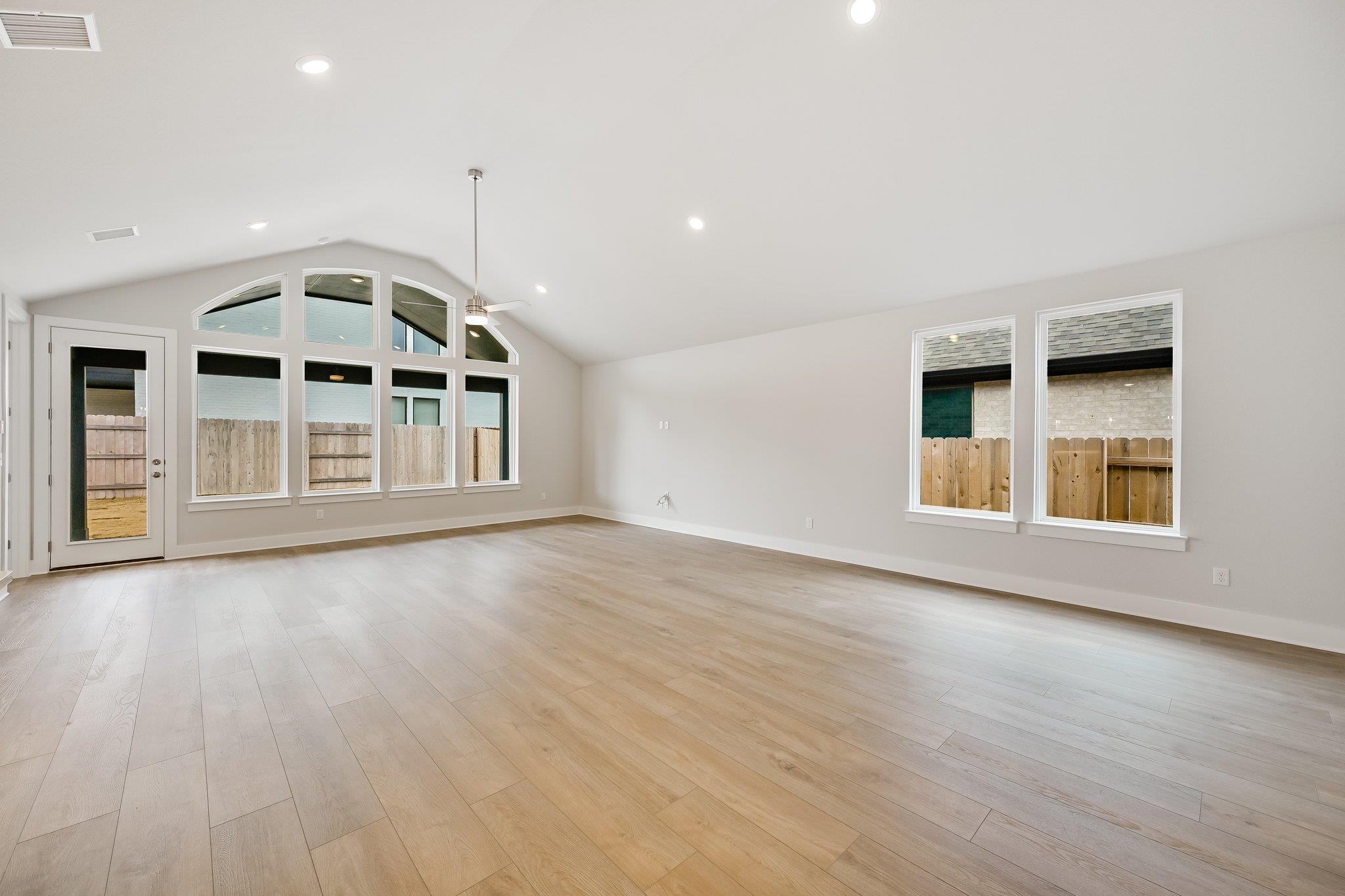 108 Country Cat Ln, San Marcos, TX 78666