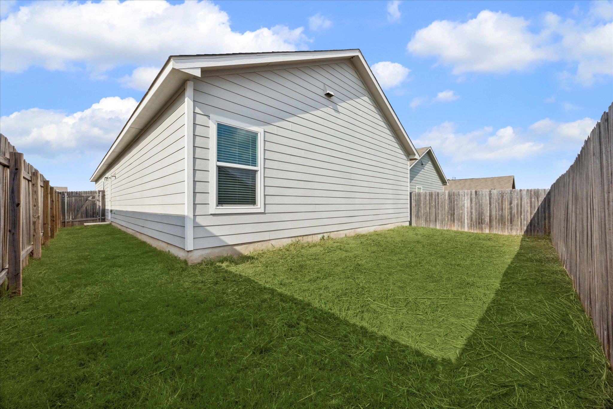 304 Mica Trl, San Marcos, TX 78656