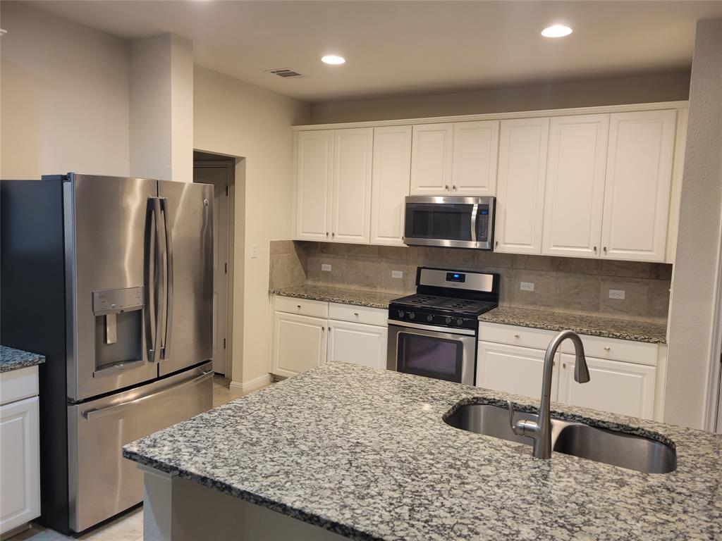 214 Diamond Point Dr, Dripping Springs, TX 78620