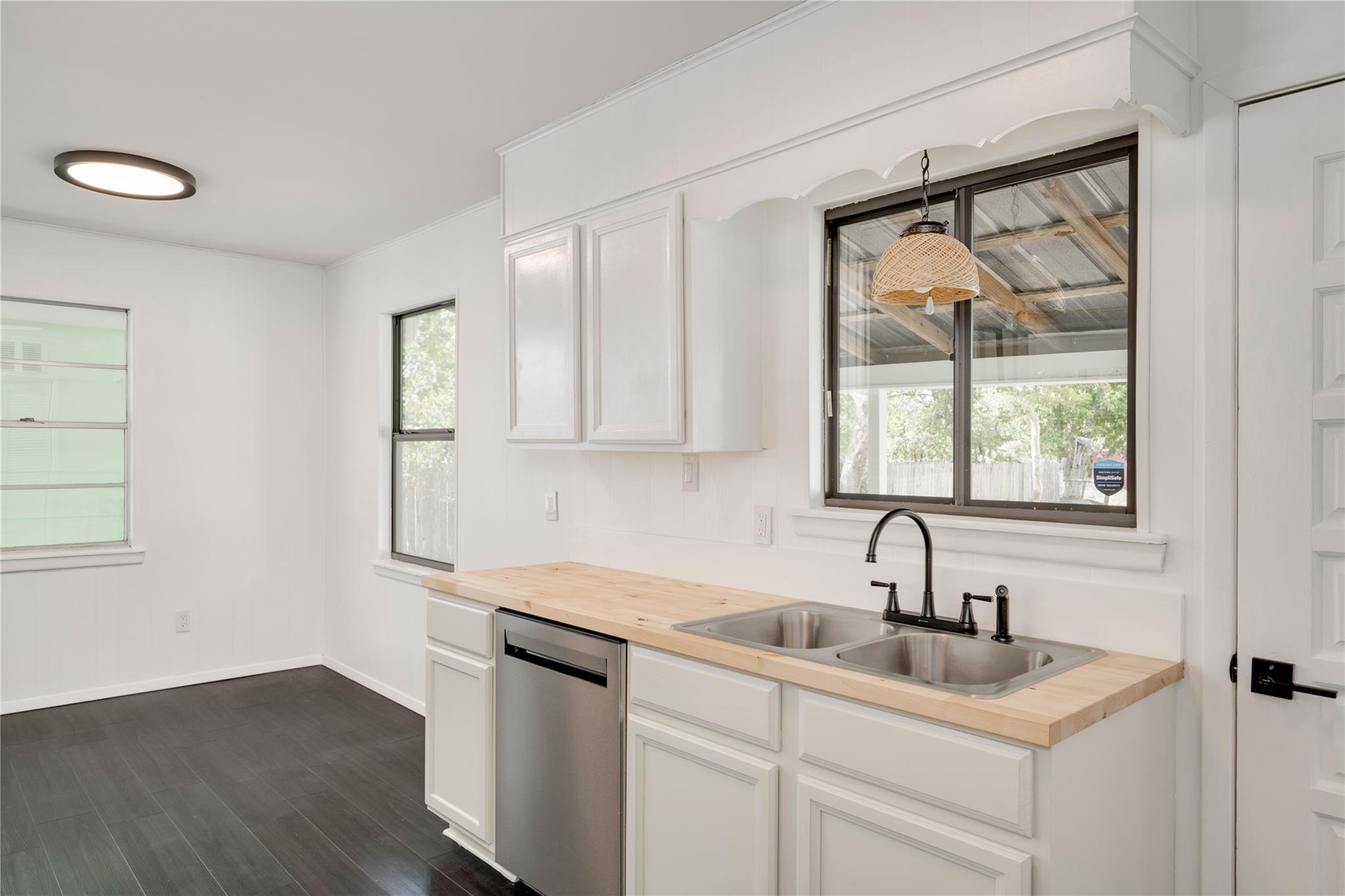 4948 Crossover Rd, San Marcos, TX 78666