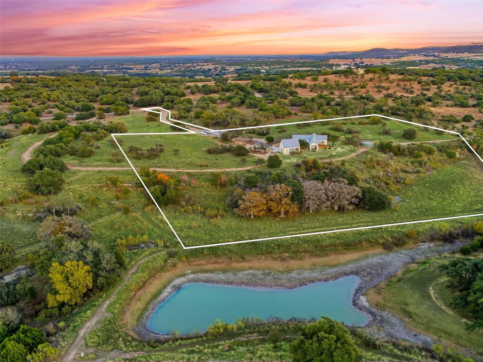 577 Cattle Creek Rd, Johnson City, TX 78636