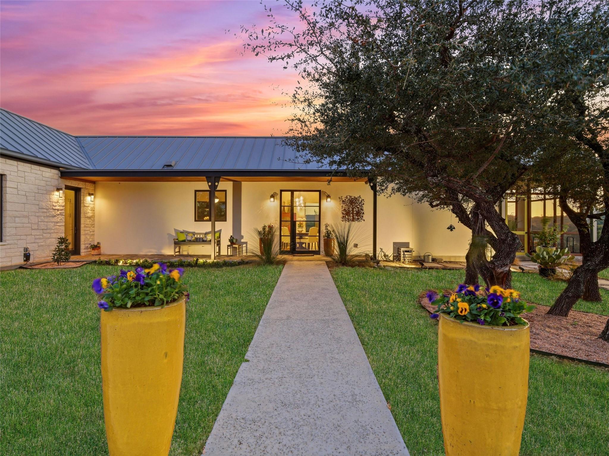 577 Cattle Creek Rd, Johnson City, TX 78636