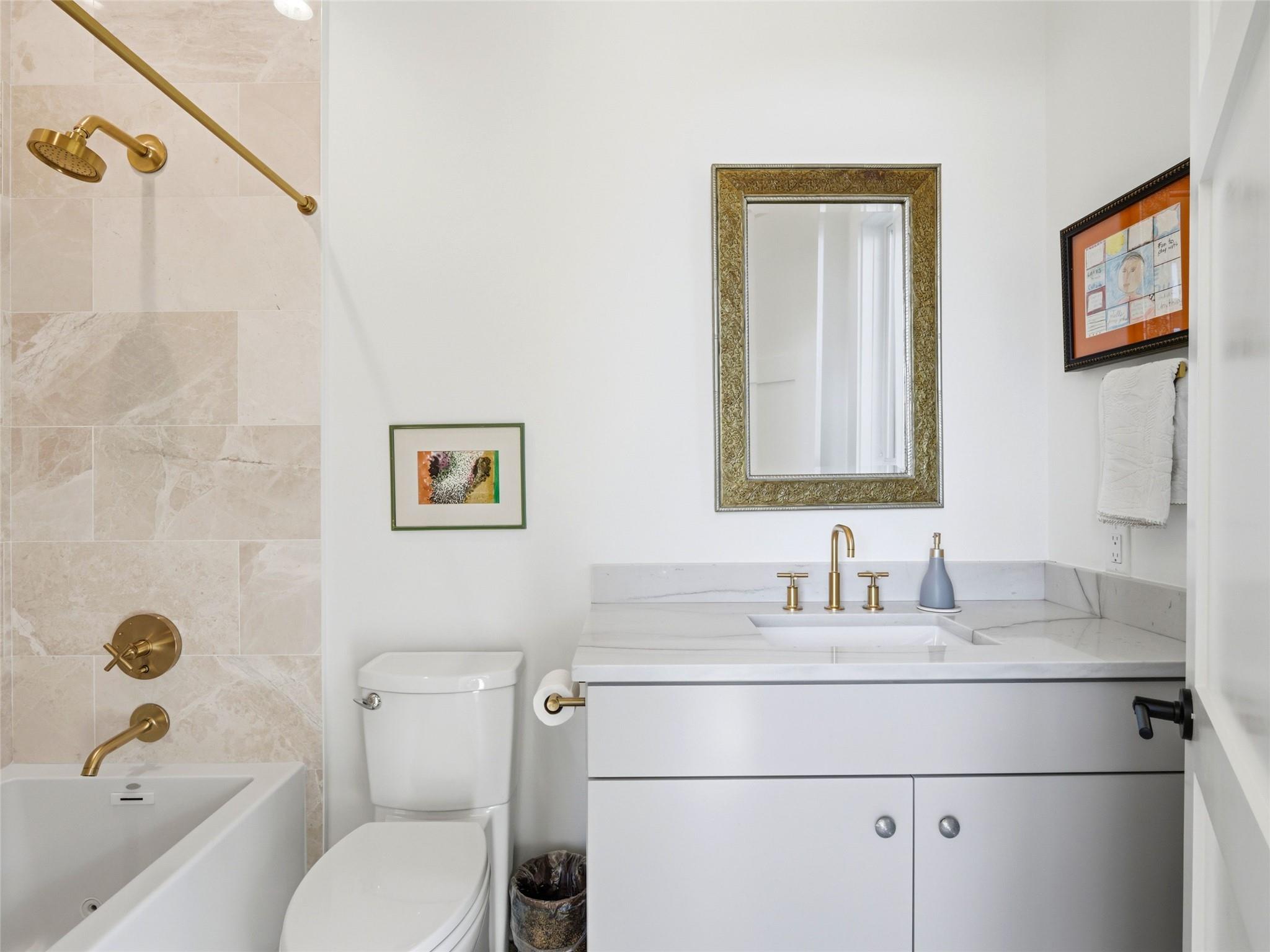 577 Cattle Creek Rd, Johnson City, TX 78636