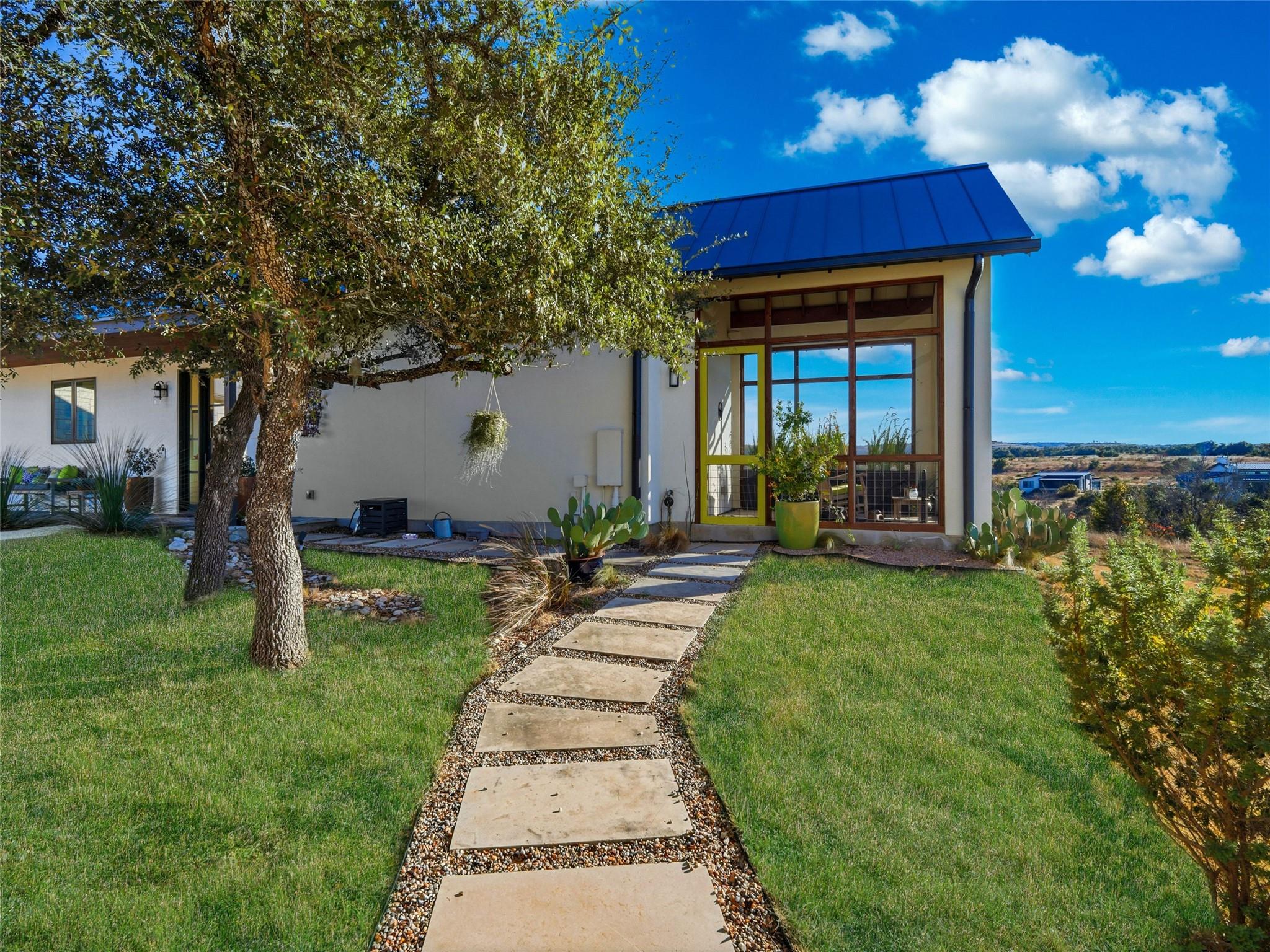 577 Cattle Creek Rd, Johnson City, TX 78636