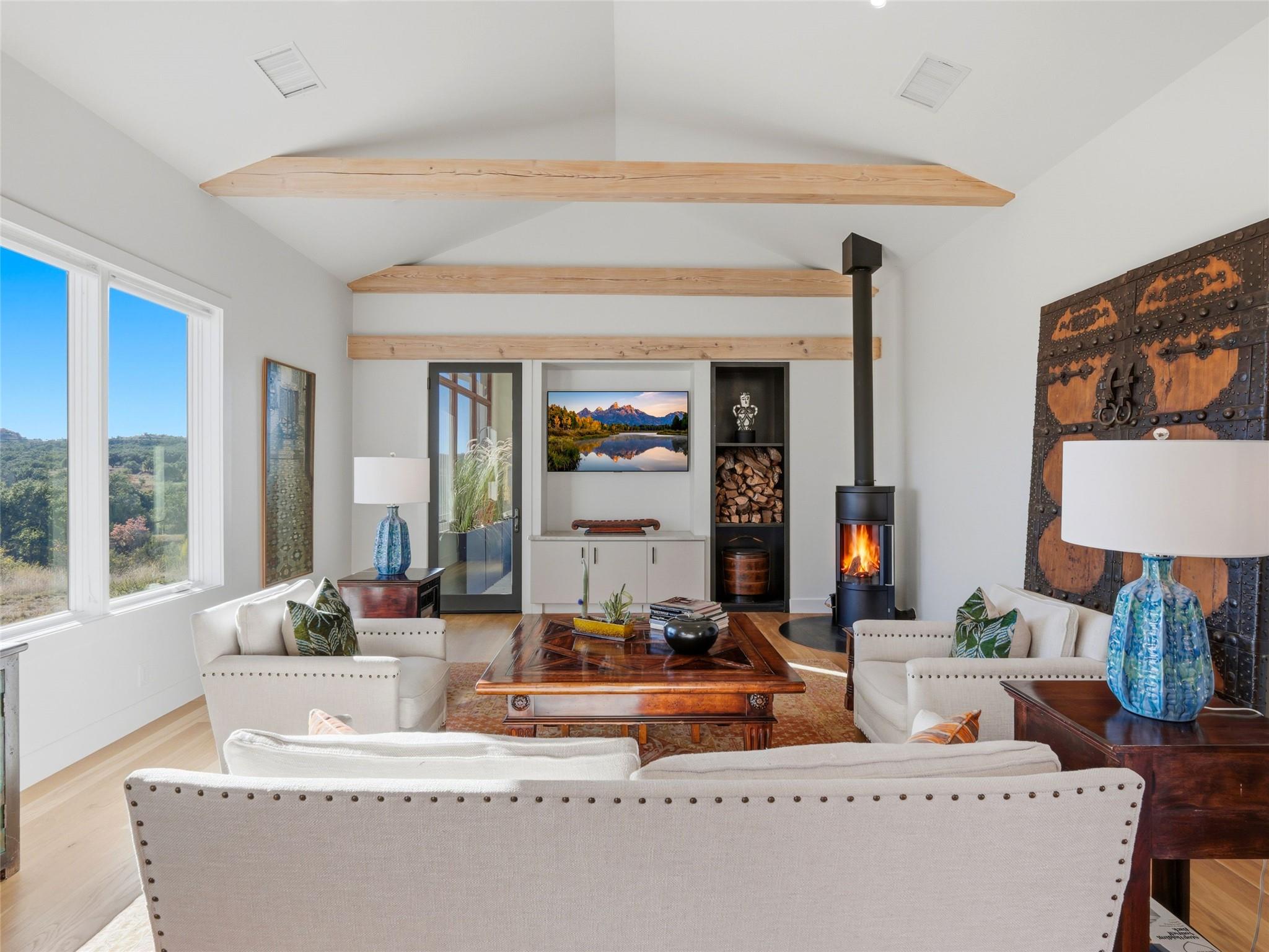 577 Cattle Creek Rd, Johnson City, TX 78636