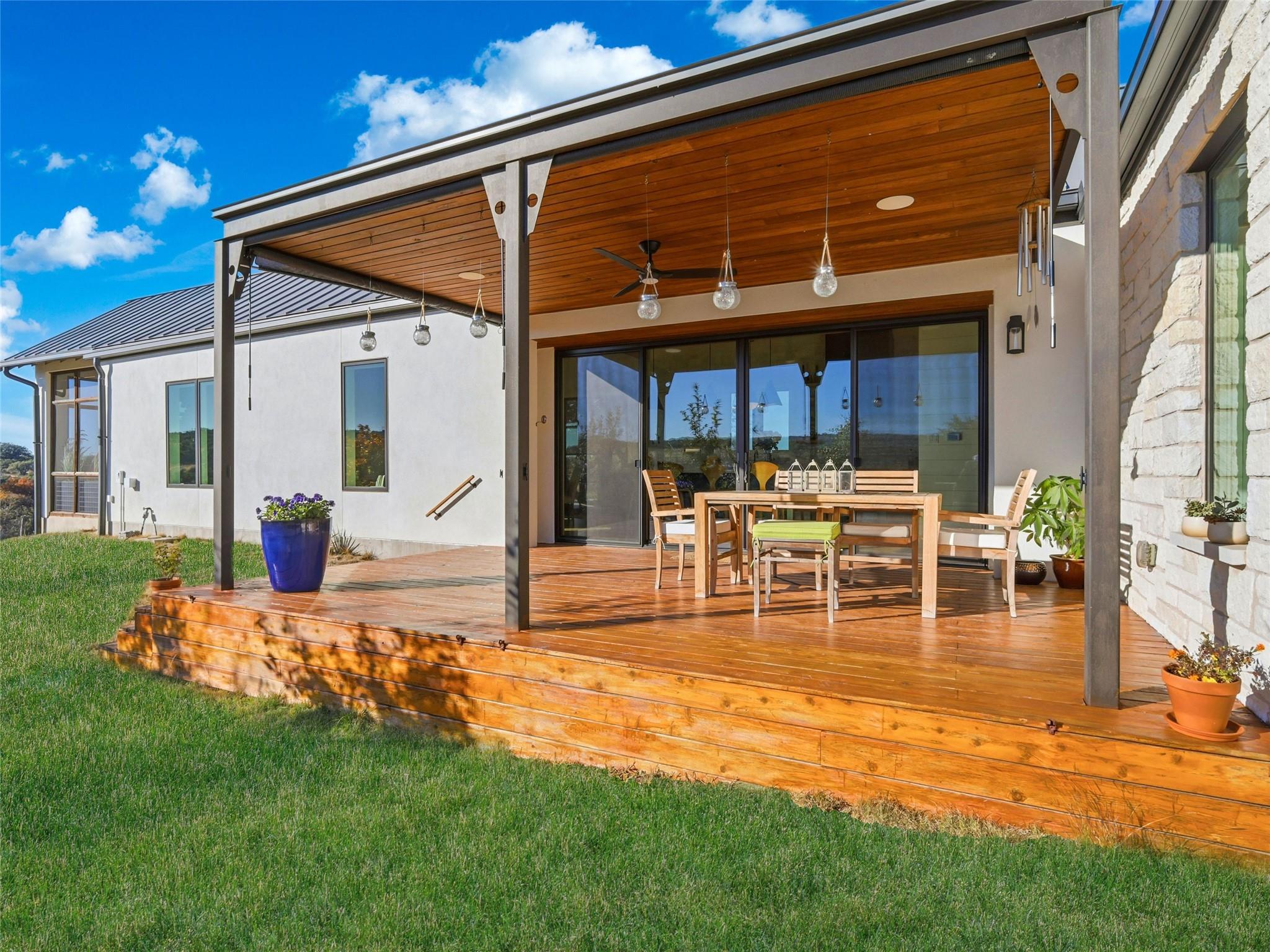 577 Cattle Creek Rd, Johnson City, TX 78636