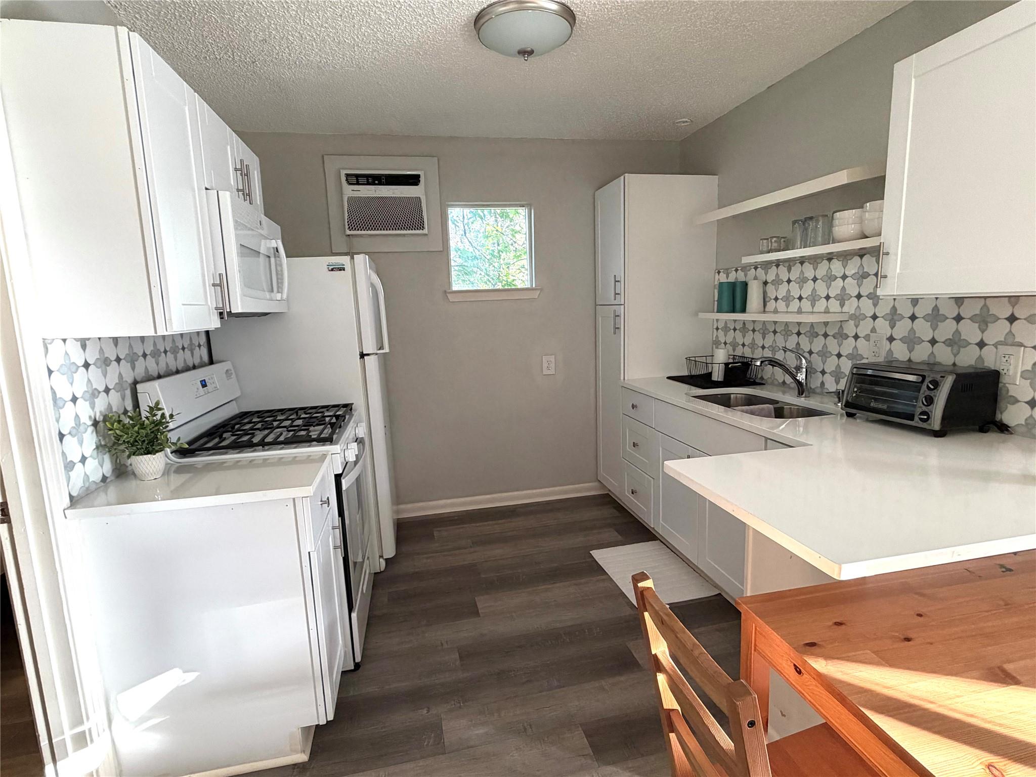 2208 Garden St # B, Austin, TX 78702