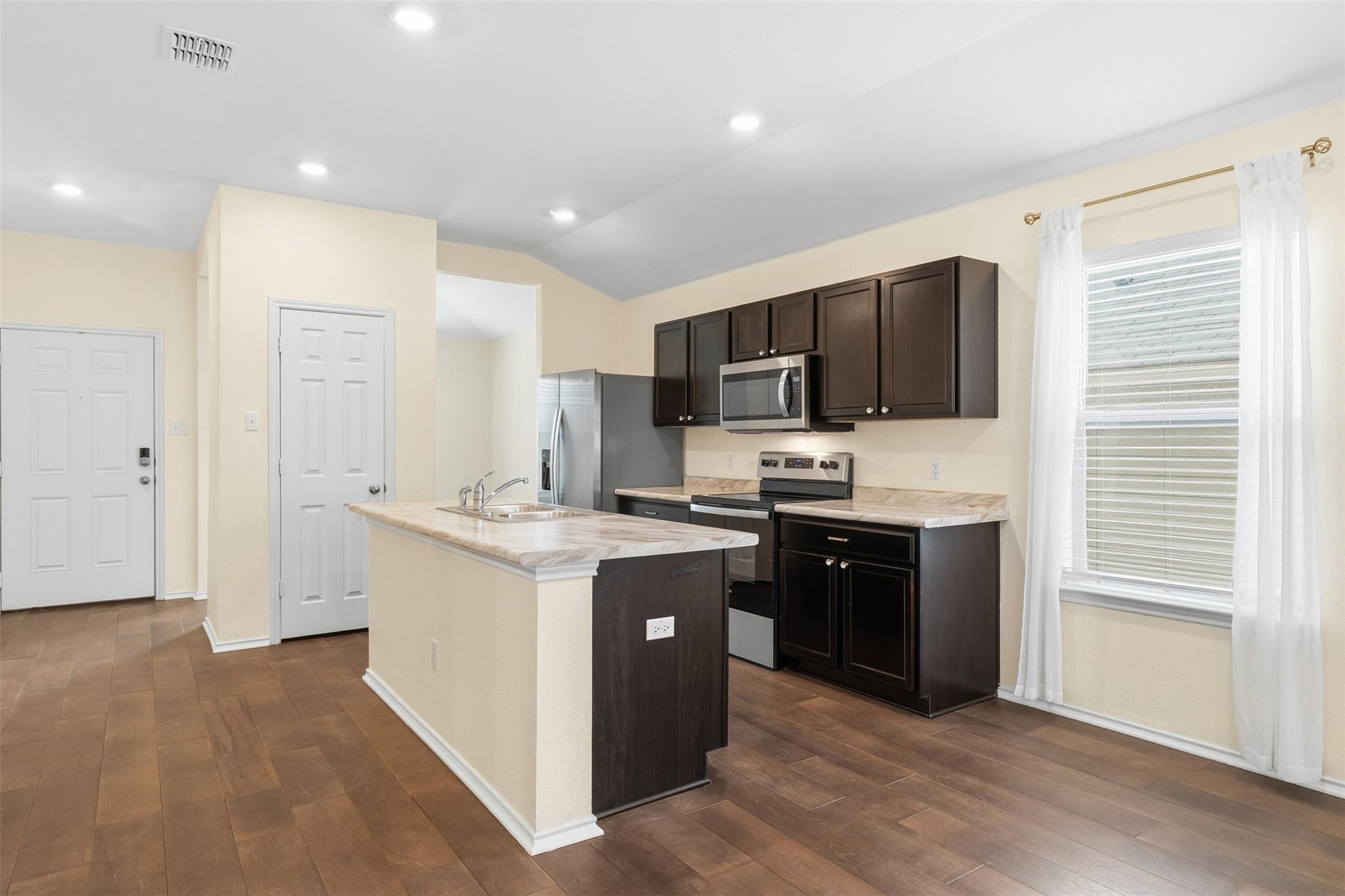 1012 Chambray Dr, Troy, TX 76579