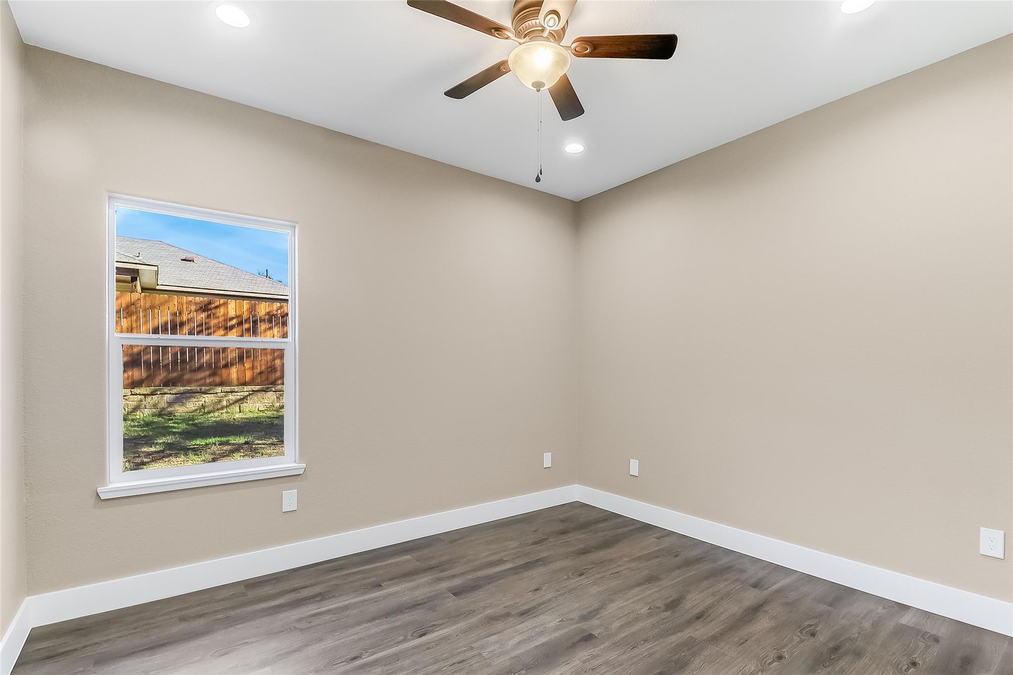 427 E Castleshoals Dr, Granite Shoals, TX 78654