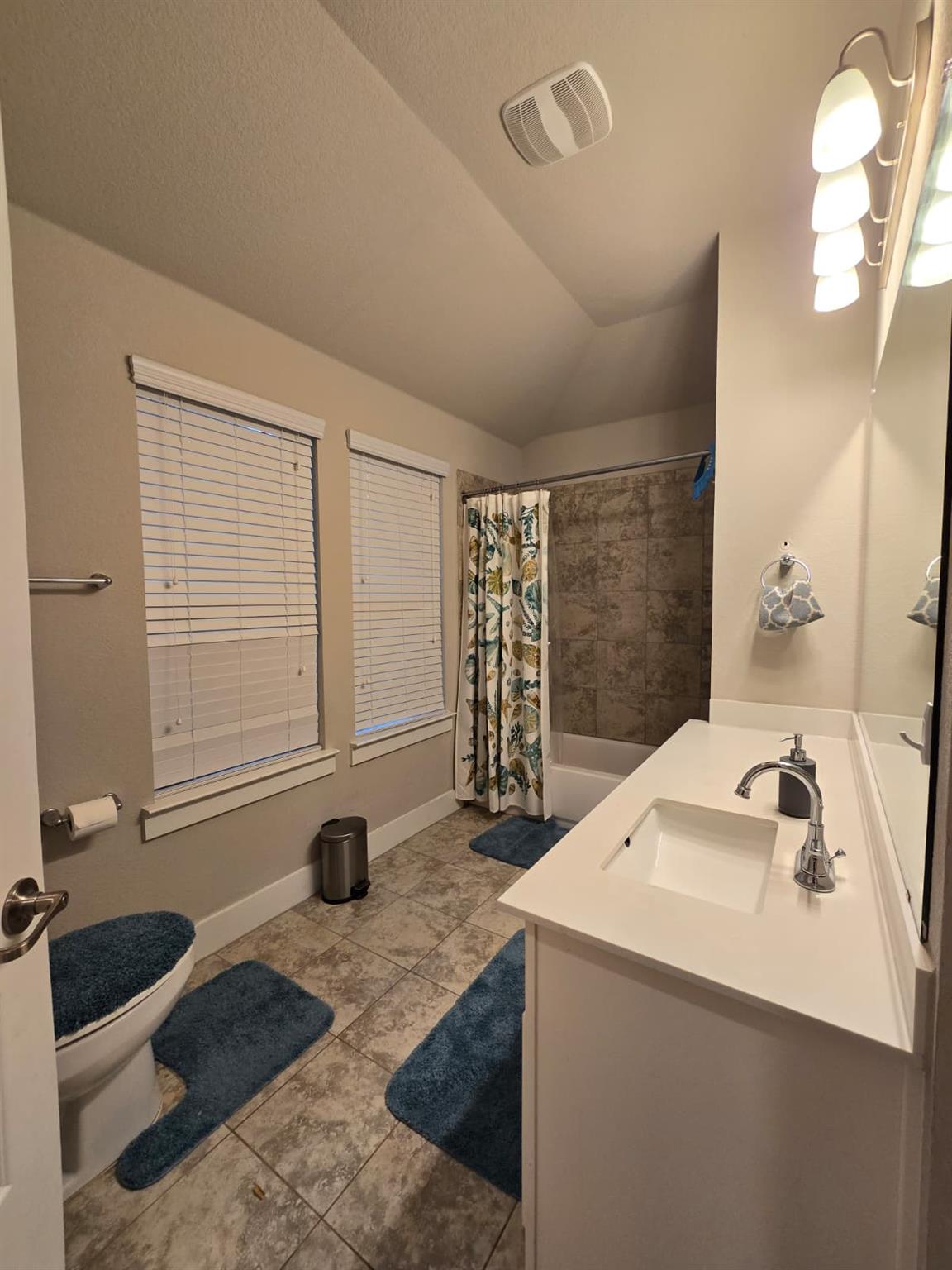 9713 McKnight Loop # 34, Austin, TX 78717