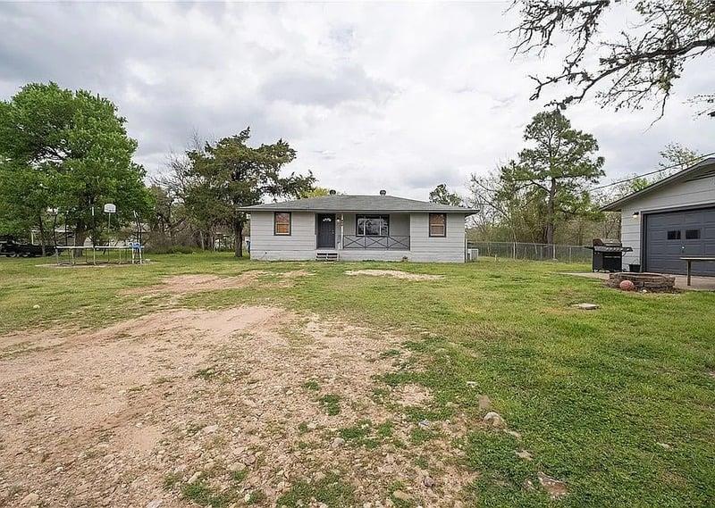 250 Rick Rd, La Grange, TX 78945