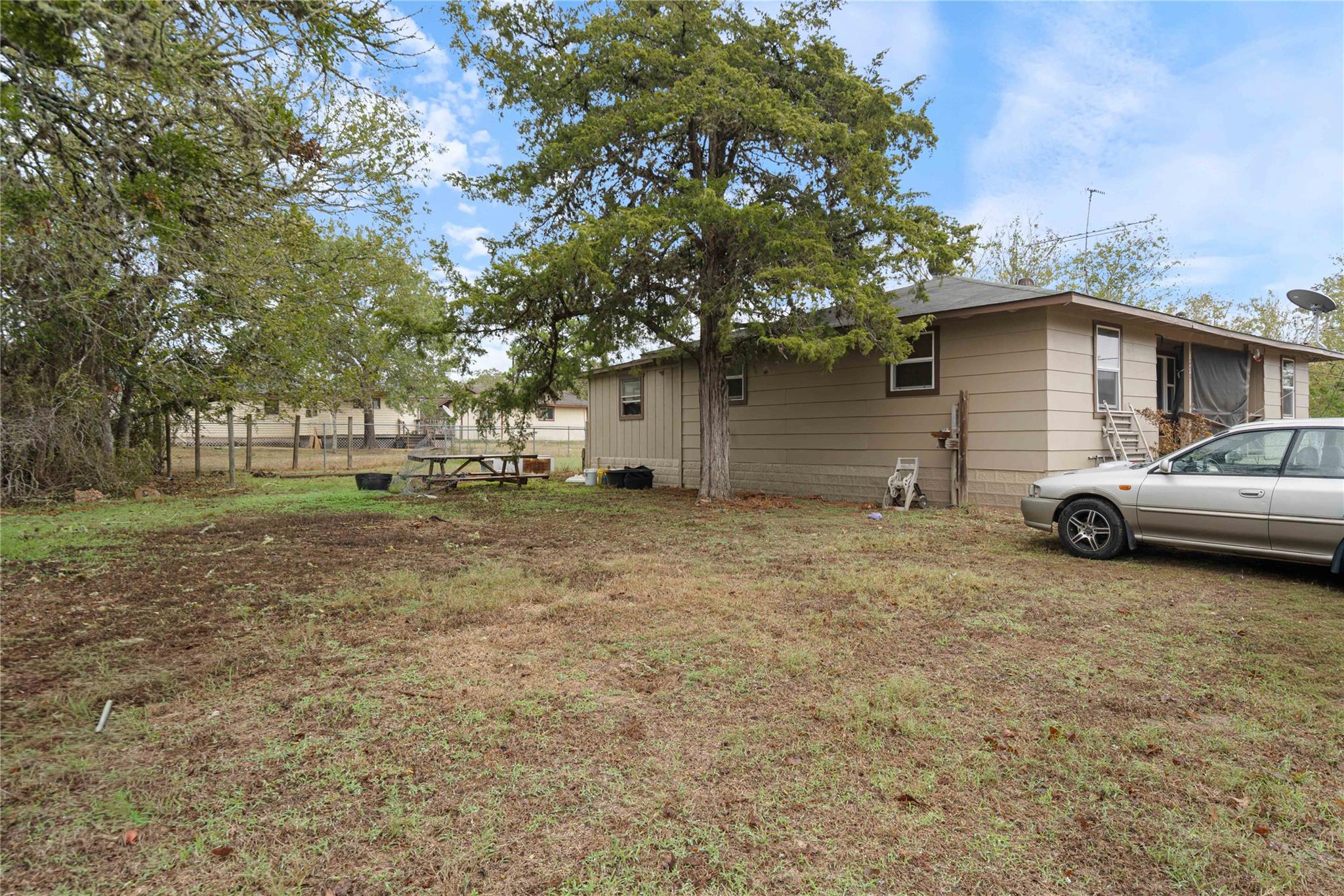 250 Rick Rd, La Grange, TX 78945
