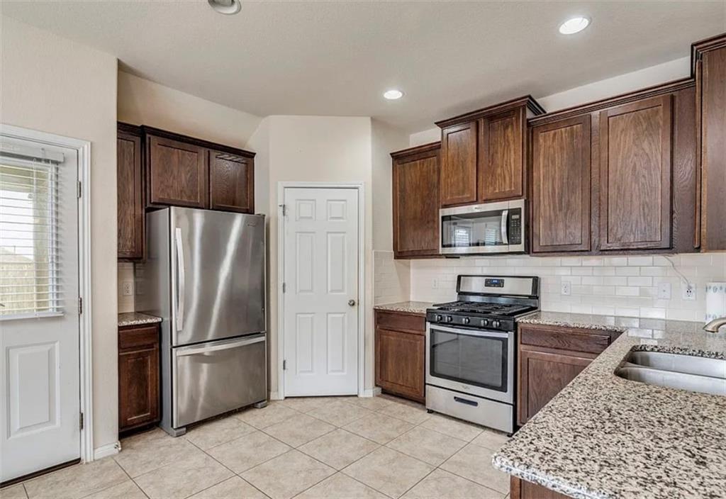 104 Beech Creek Ln, Leander, TX 78641