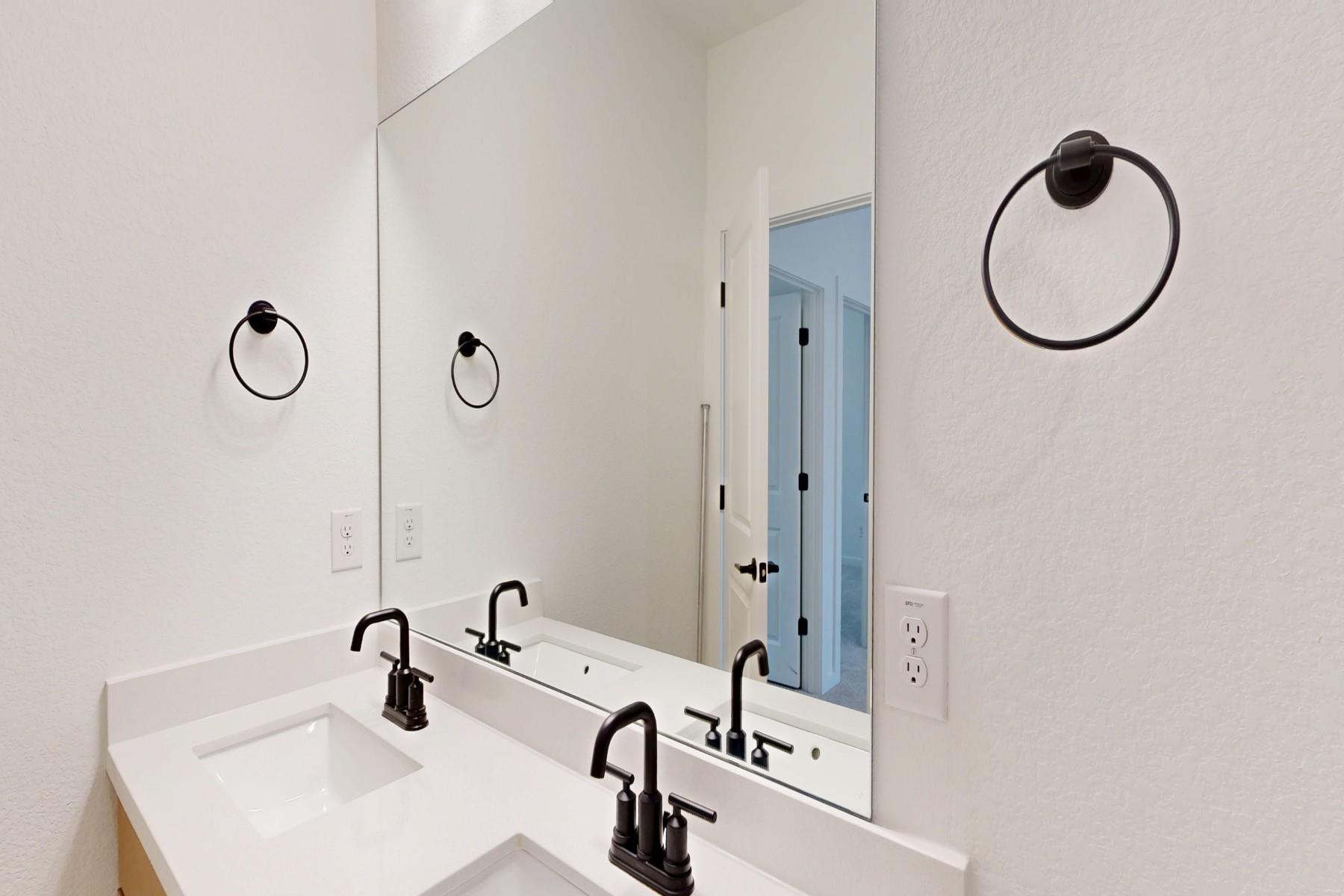 591 Darley Oaks Dr, Dripping Springs, TX 78620