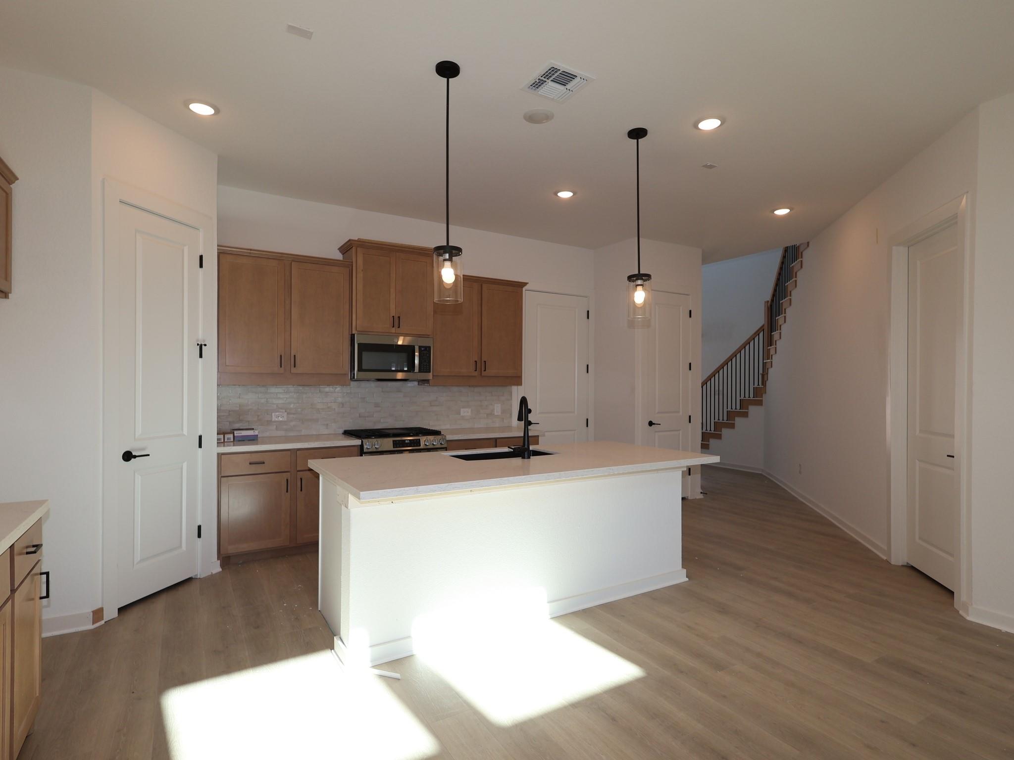 591 Darley Oaks Dr, Dripping Springs, TX 78620