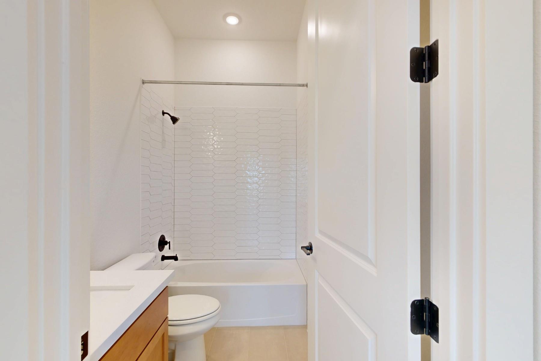 591 Darley Oaks Dr, Dripping Springs, TX 78620