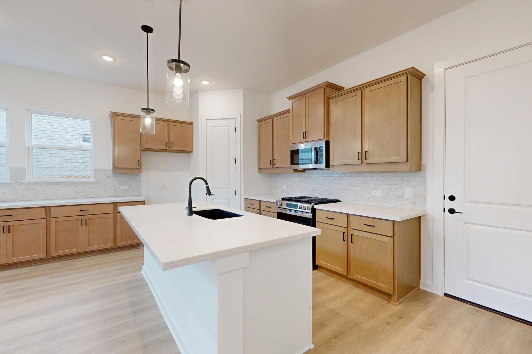 591 Darley Oaks Dr, Dripping Springs, TX 78620