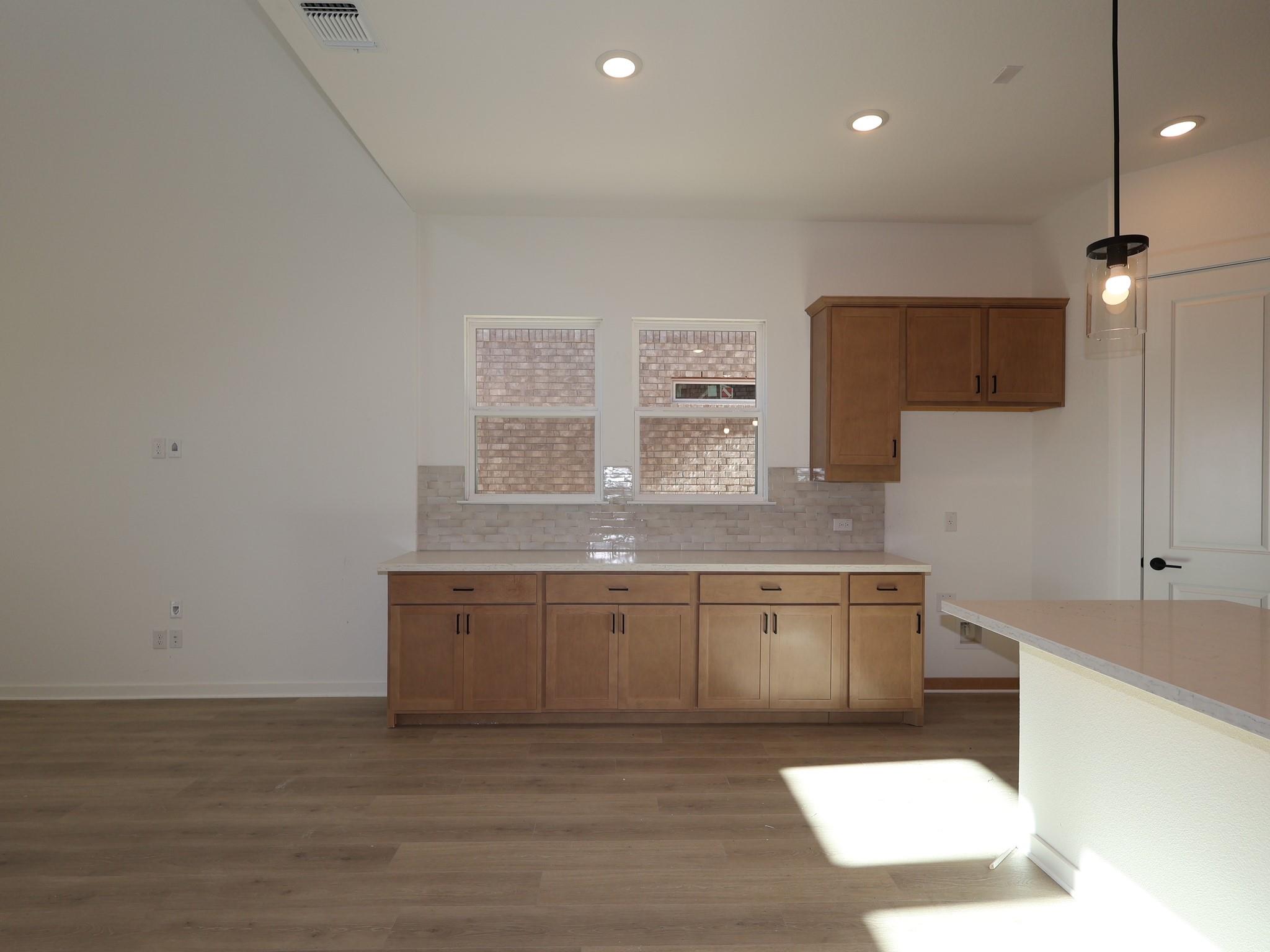 591 Darley Oaks Dr, Dripping Springs, TX 78620