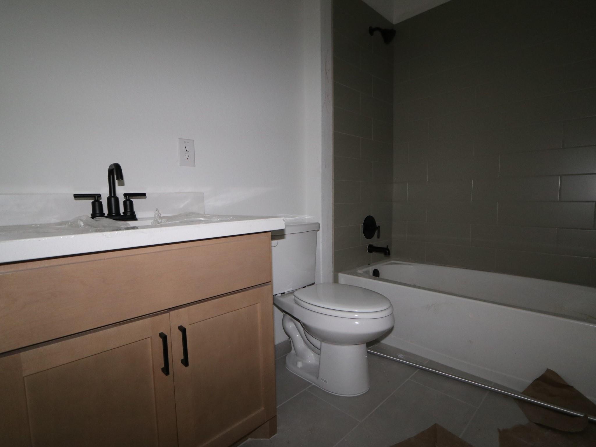 591 Darley Oaks Dr, Dripping Springs, TX 78620