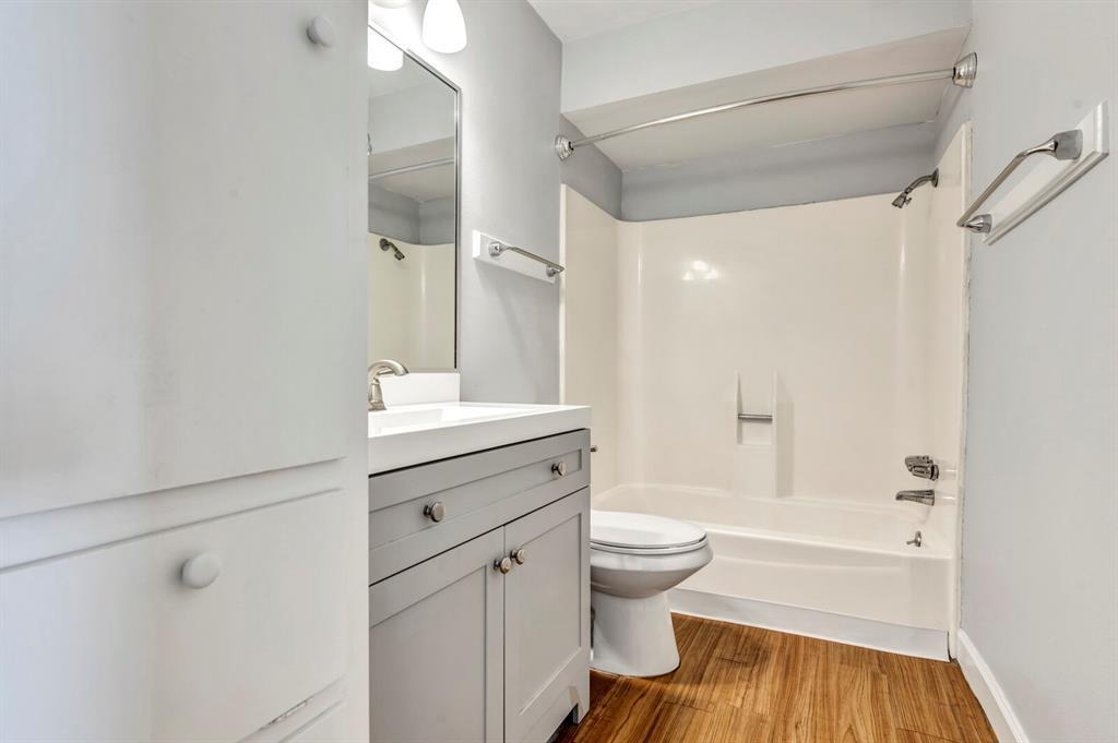 1000 W 26th St # 220, Austin, TX 78705