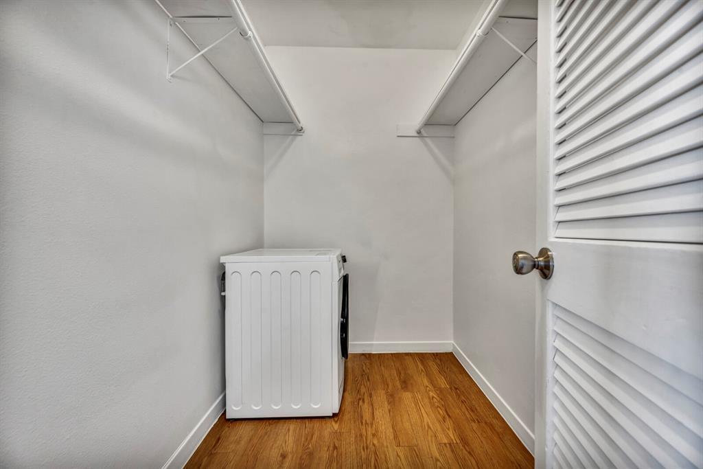 1000 W 26th St # 220, Austin, TX 78705