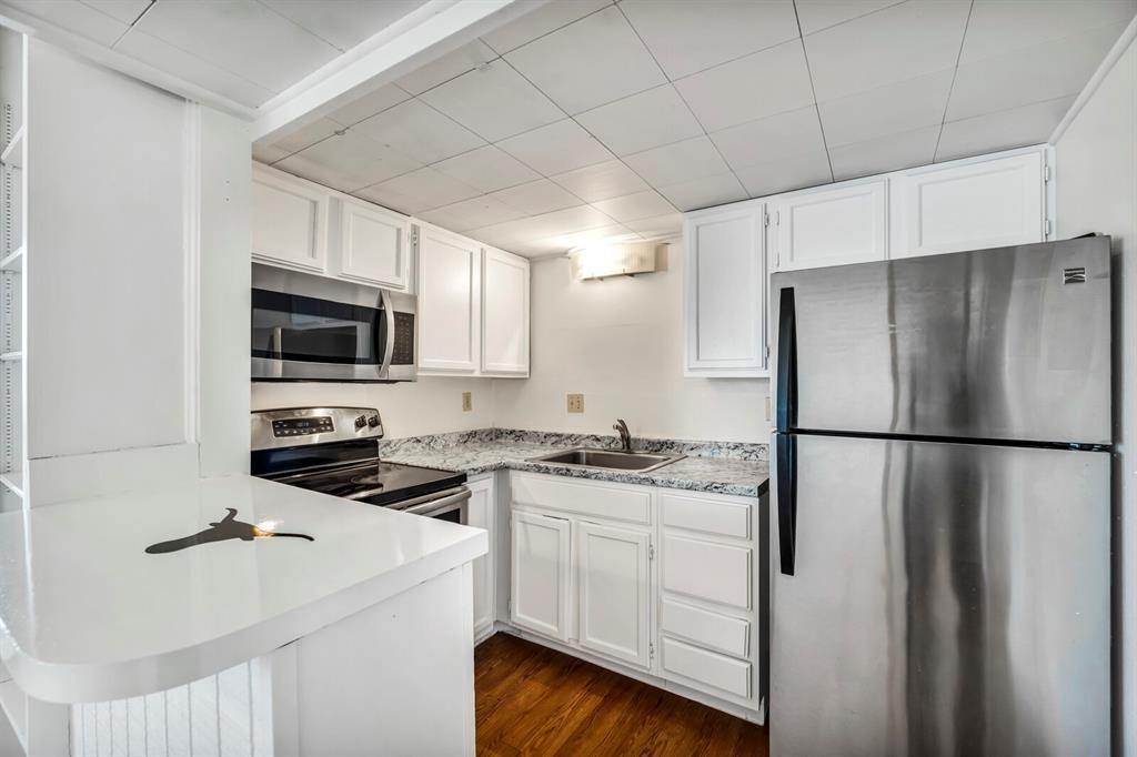 1000 W 26th St # 220, Austin, TX 78705