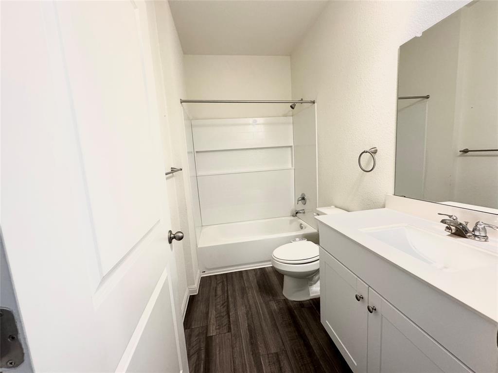 102 Gemsbok Rd, Hutto, TX 78634