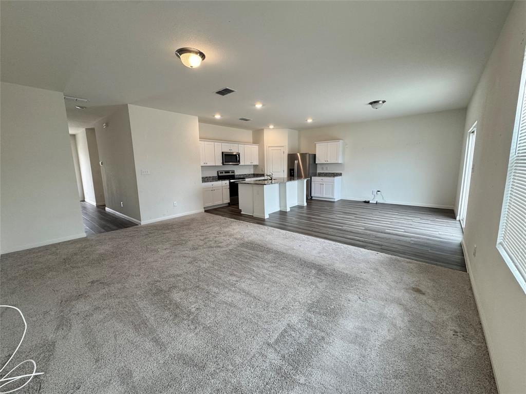 102 Gemsbok Rd, Hutto, TX 78634