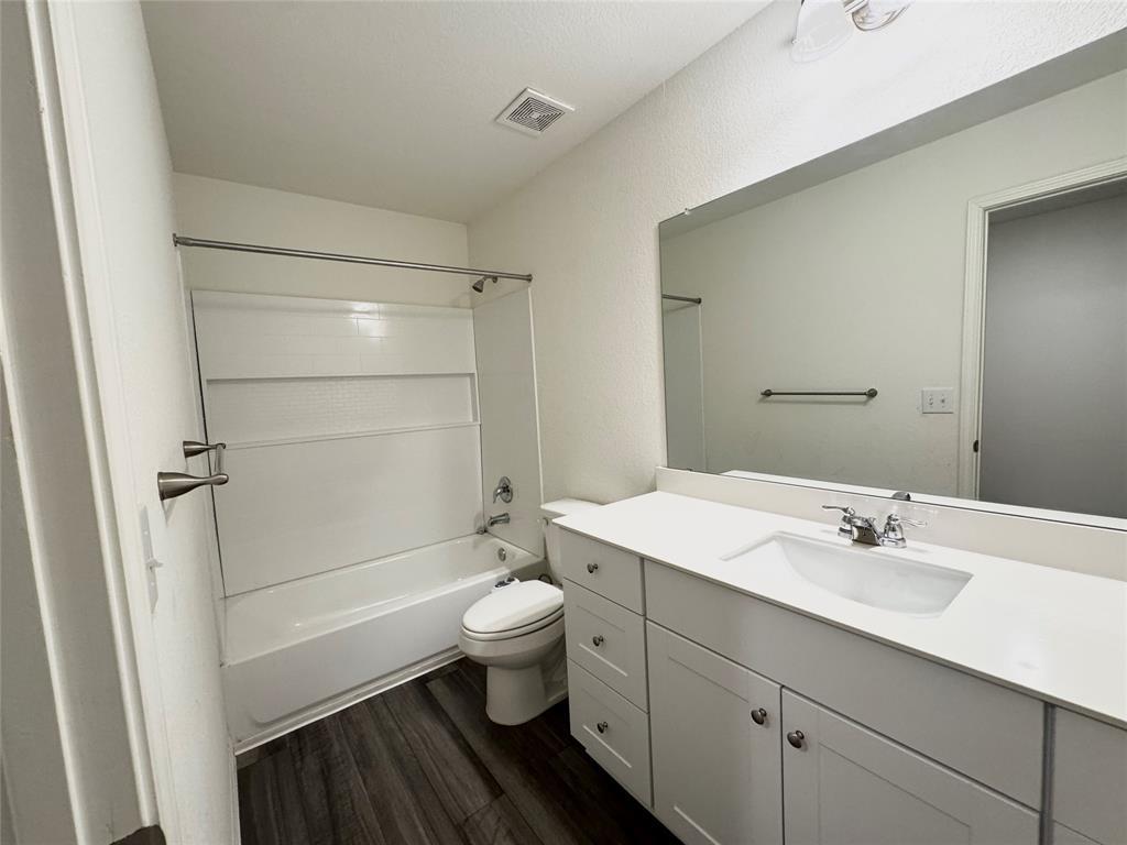 102 Gemsbok Rd, Hutto, TX 78634