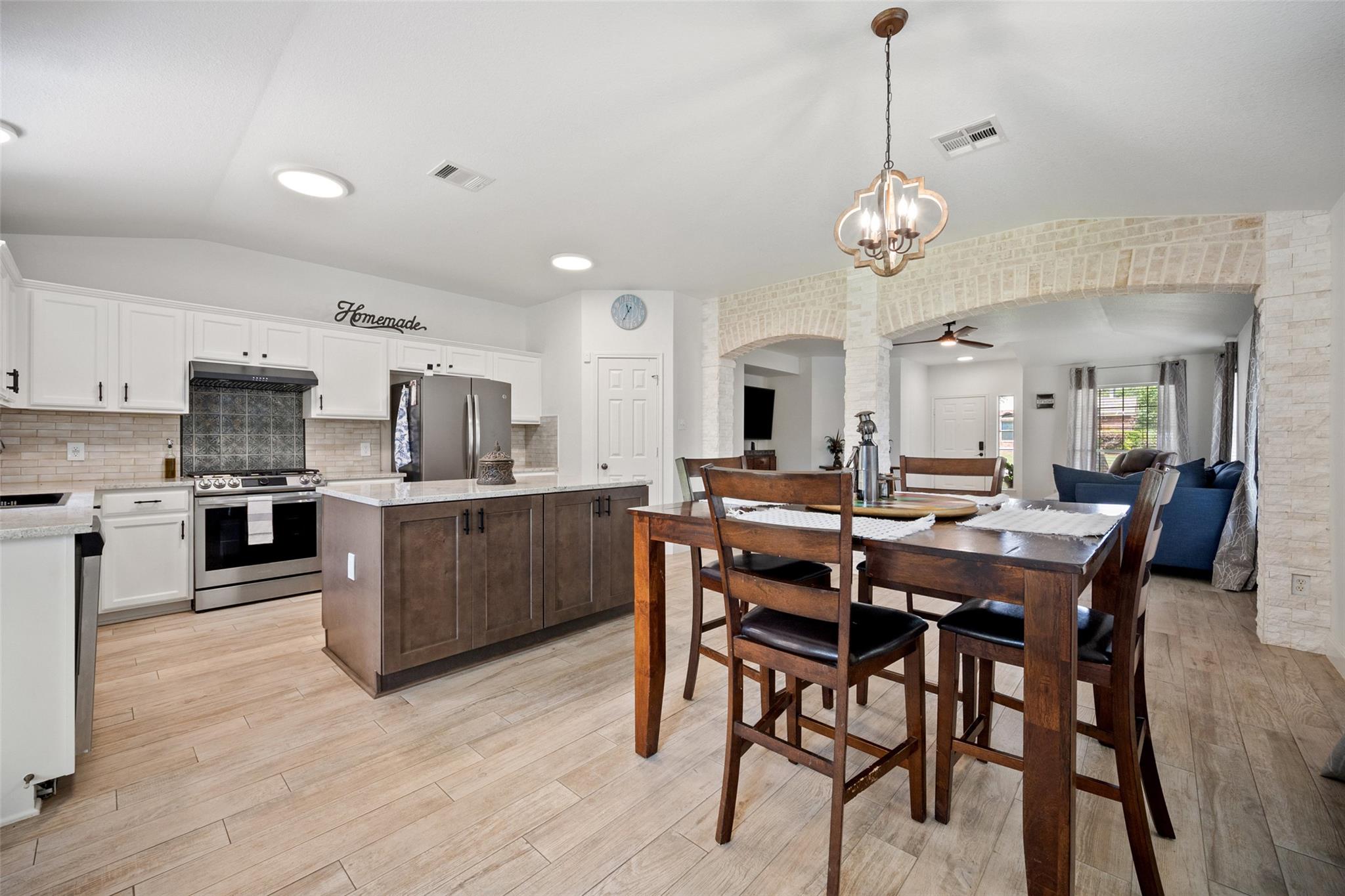 3341 Winding River Trl, Round Rock, TX 78681