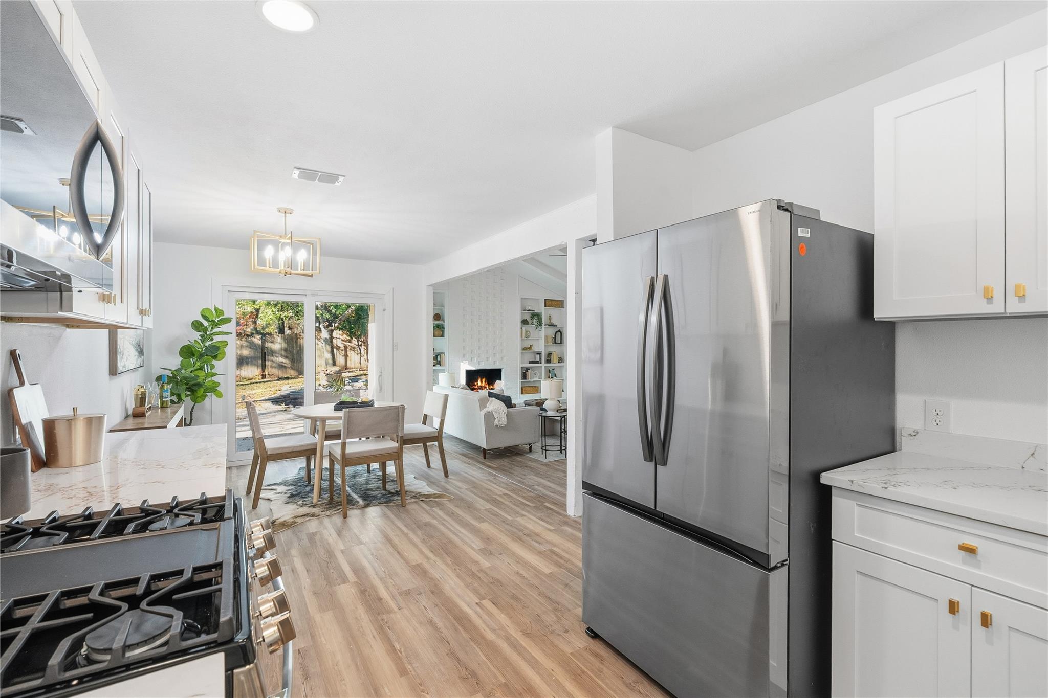 6710 Kings Pt W, Austin, TX 78723