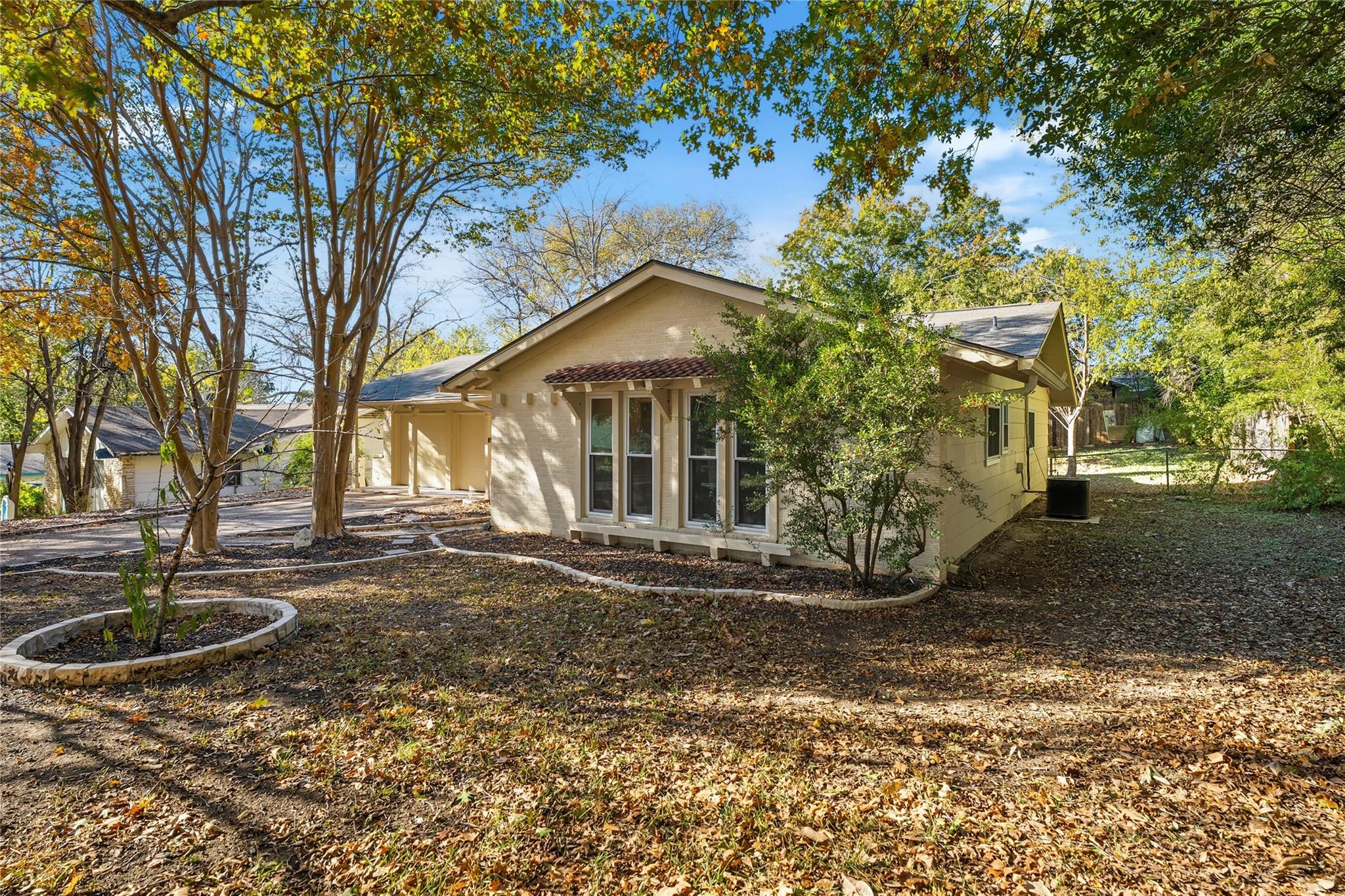 6710 Kings Pt W, Austin, TX 78723