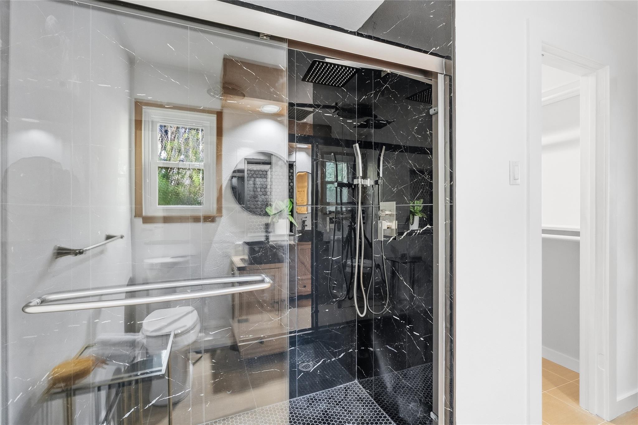 6710 Kings Pt W, Austin, TX 78723