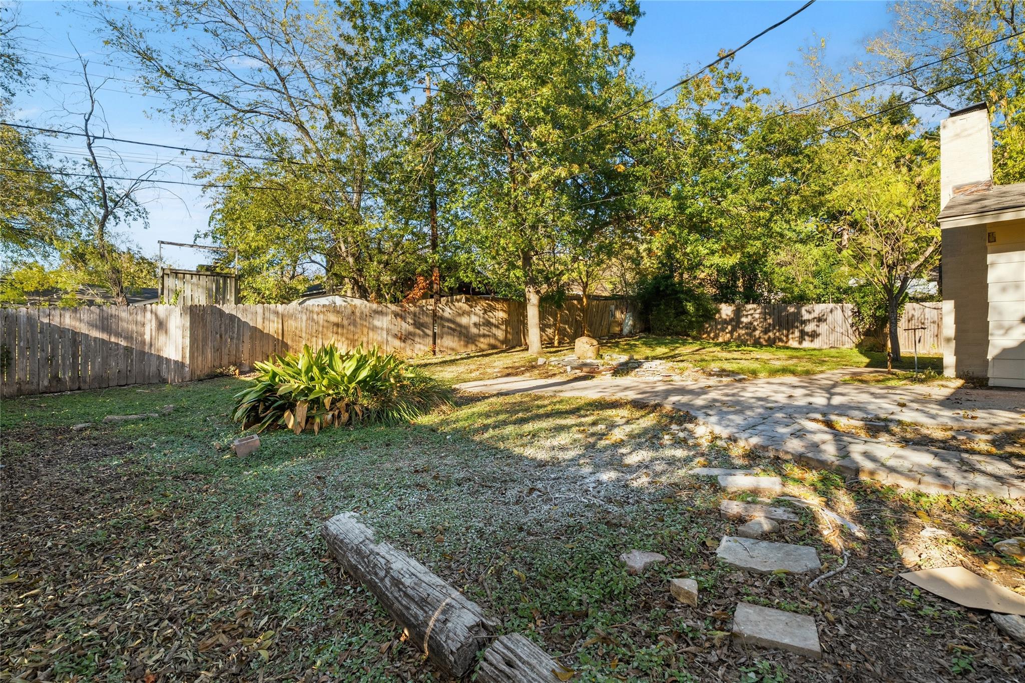 6710 Kings Pt W, Austin, TX 78723