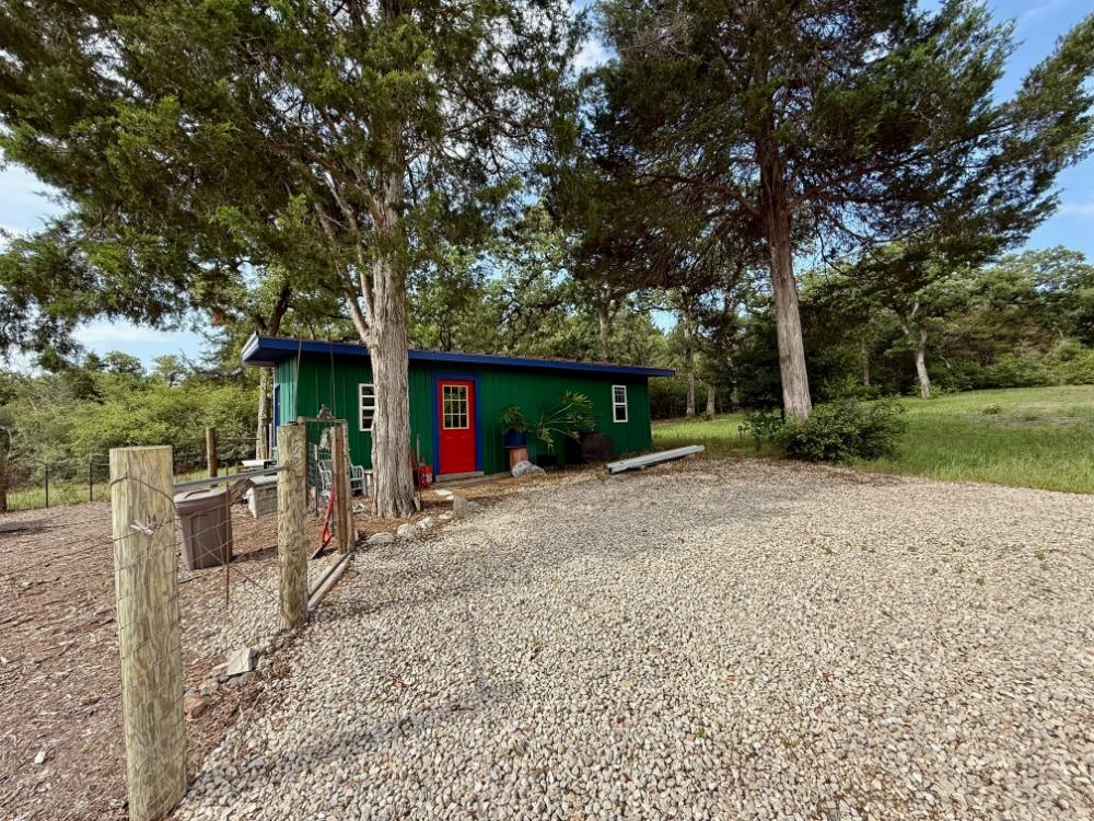 1411 County Road B, Lexington, TX 78947