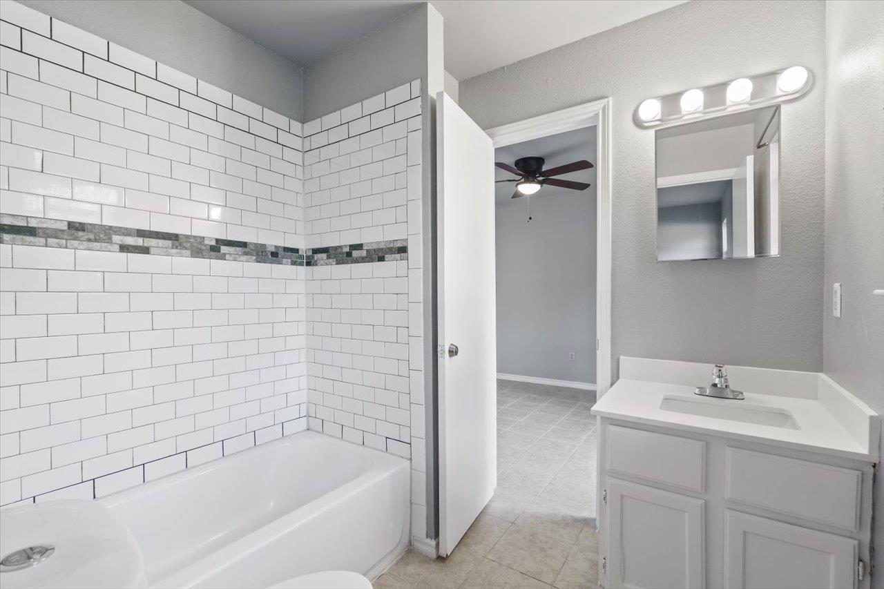 23393 Nameless Rd # 156, Leander, TX 78641