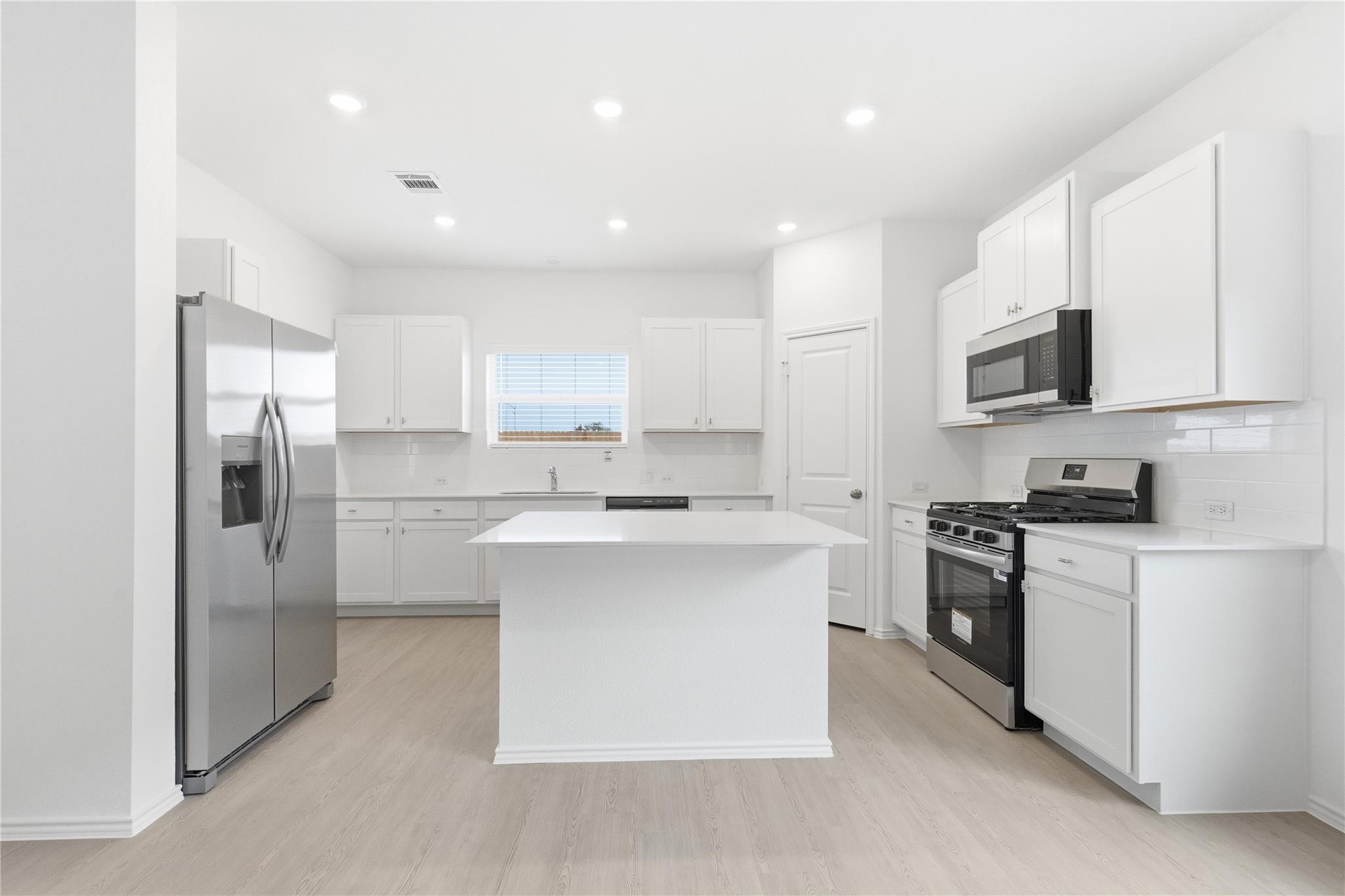 1404 Roaming Oak Bnd, Georgetown, TX 78628