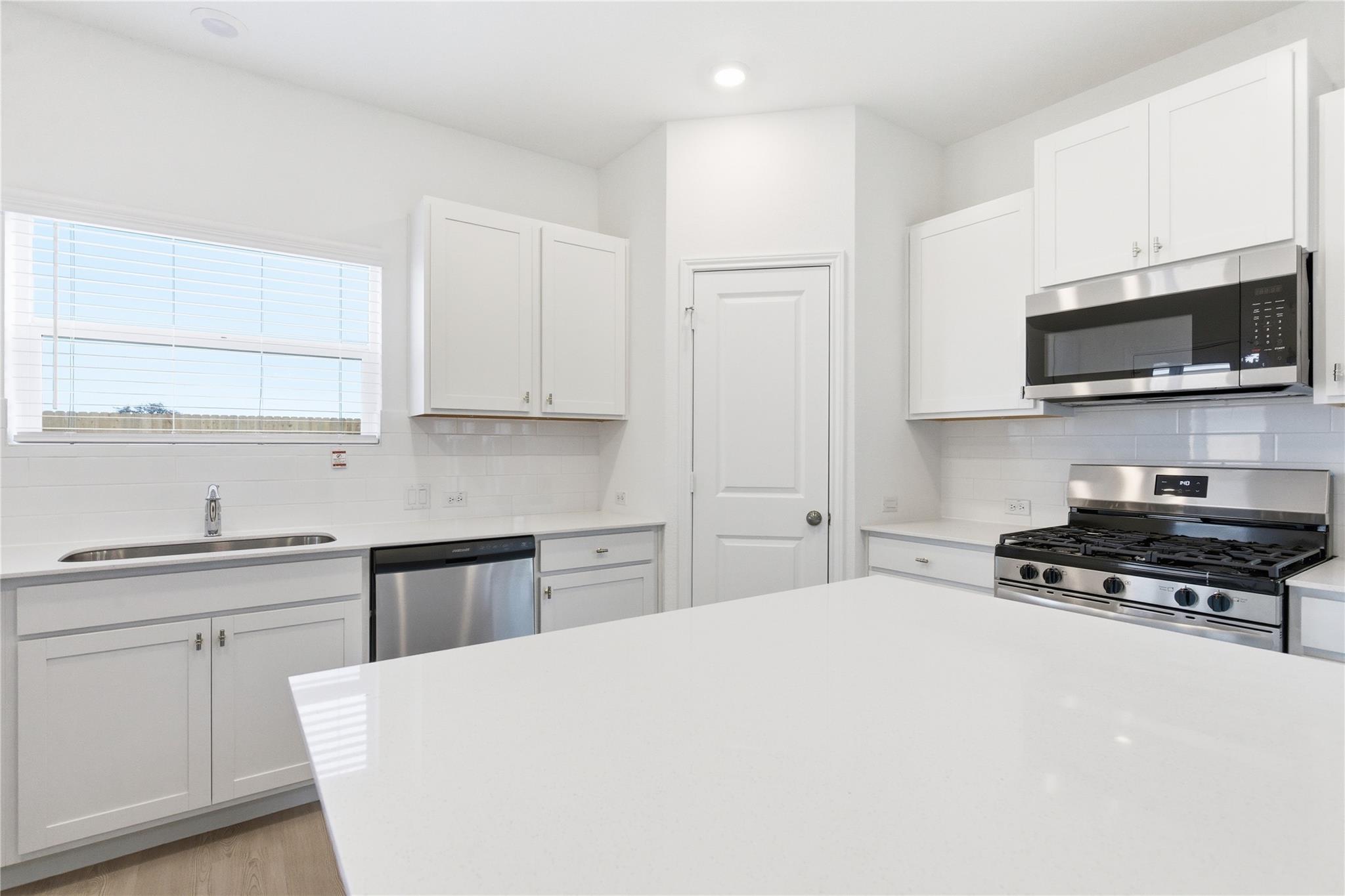 1404 Roaming Oak Bnd, Georgetown, TX 78628