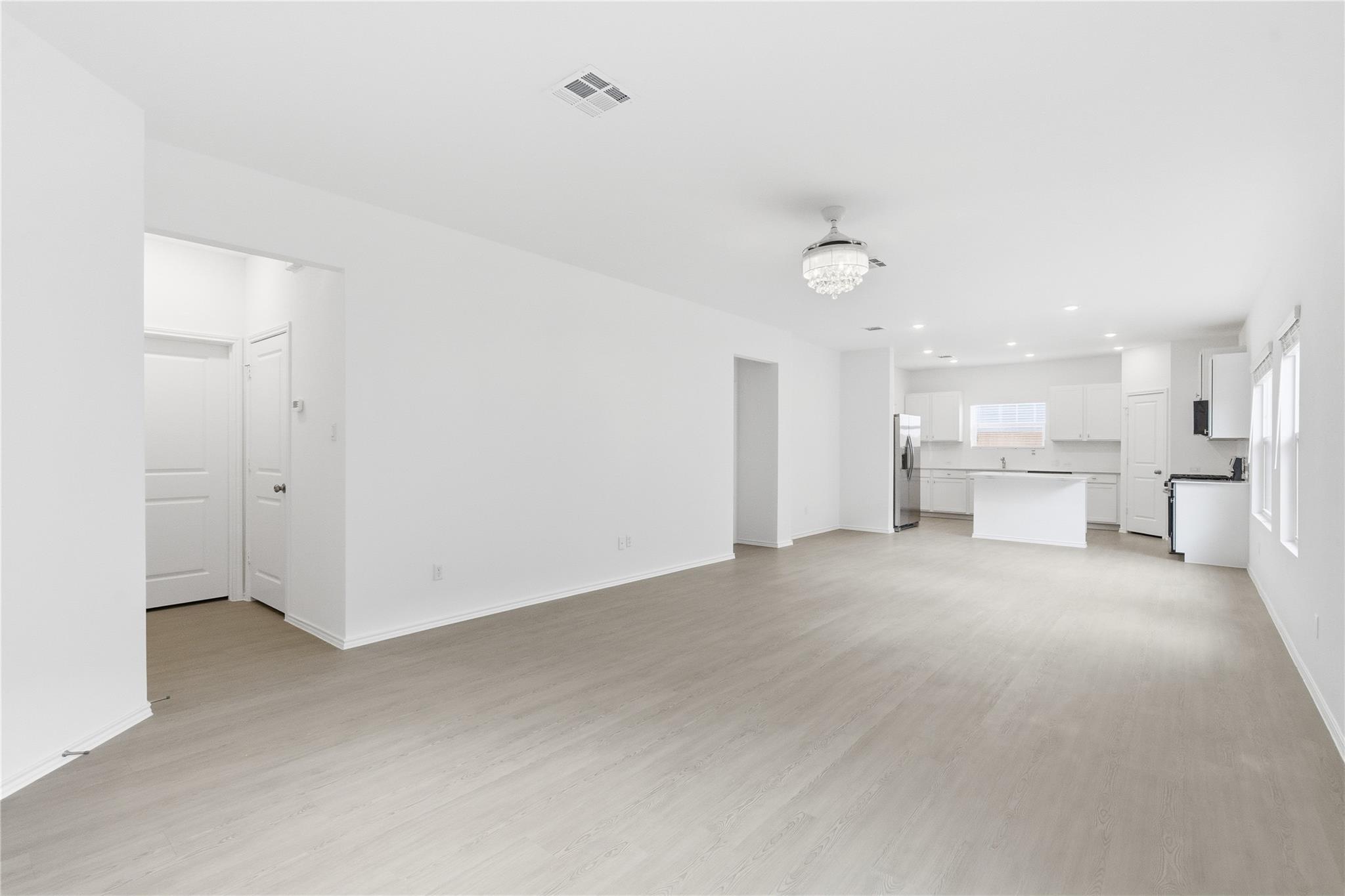 1404 Roaming Oak Bnd, Georgetown, TX 78628