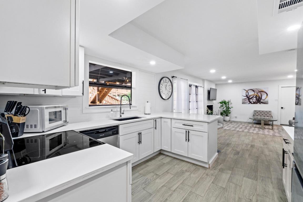 3520 Highland View Dr, Austin, TX 78731